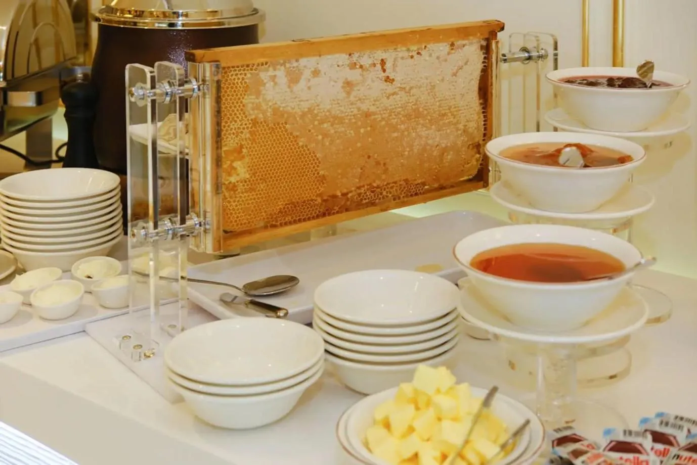 Restaurant/places to eat in Dekalb Hotel