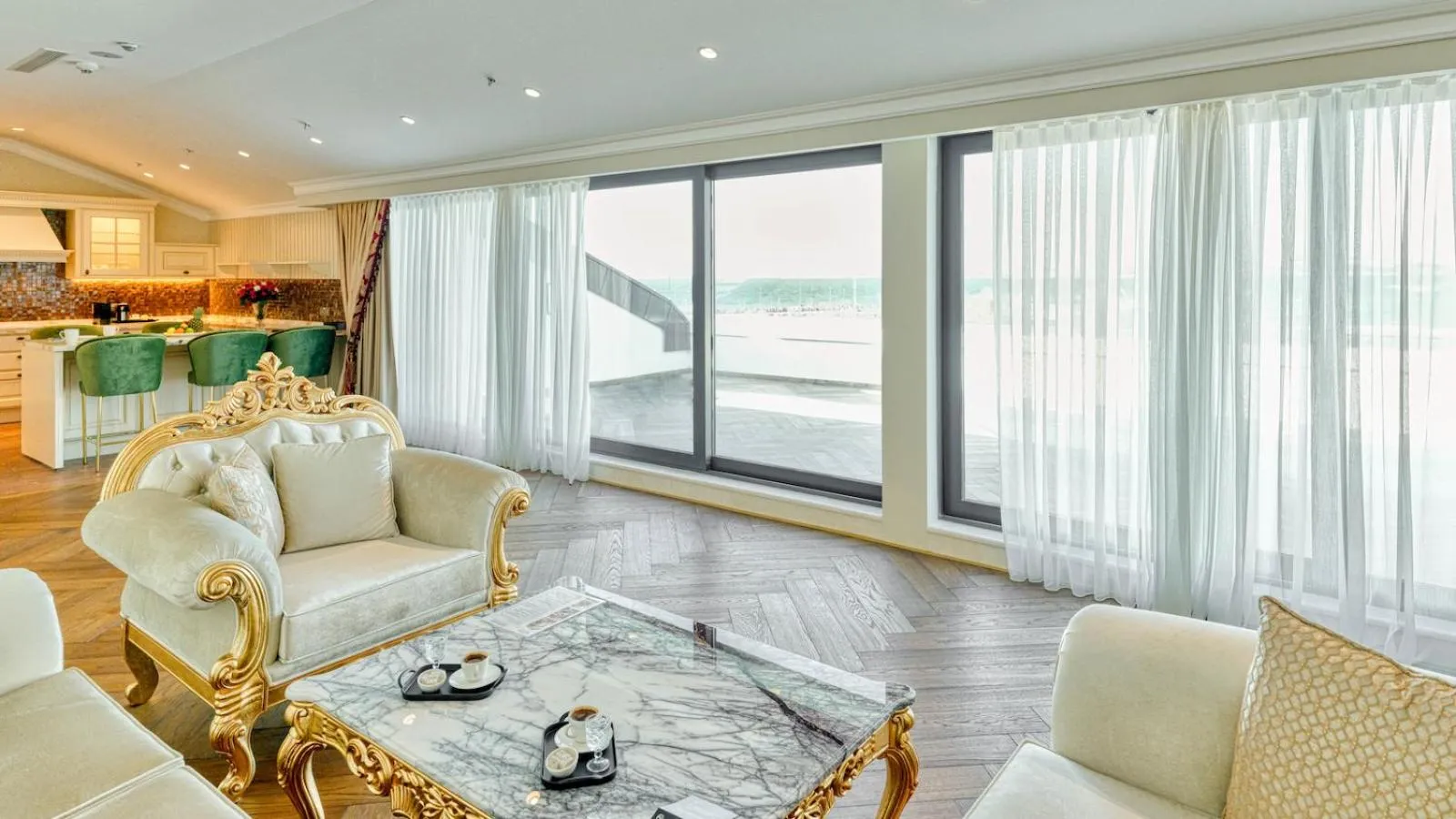 Balcony/Terrace in Dekalb Hotel