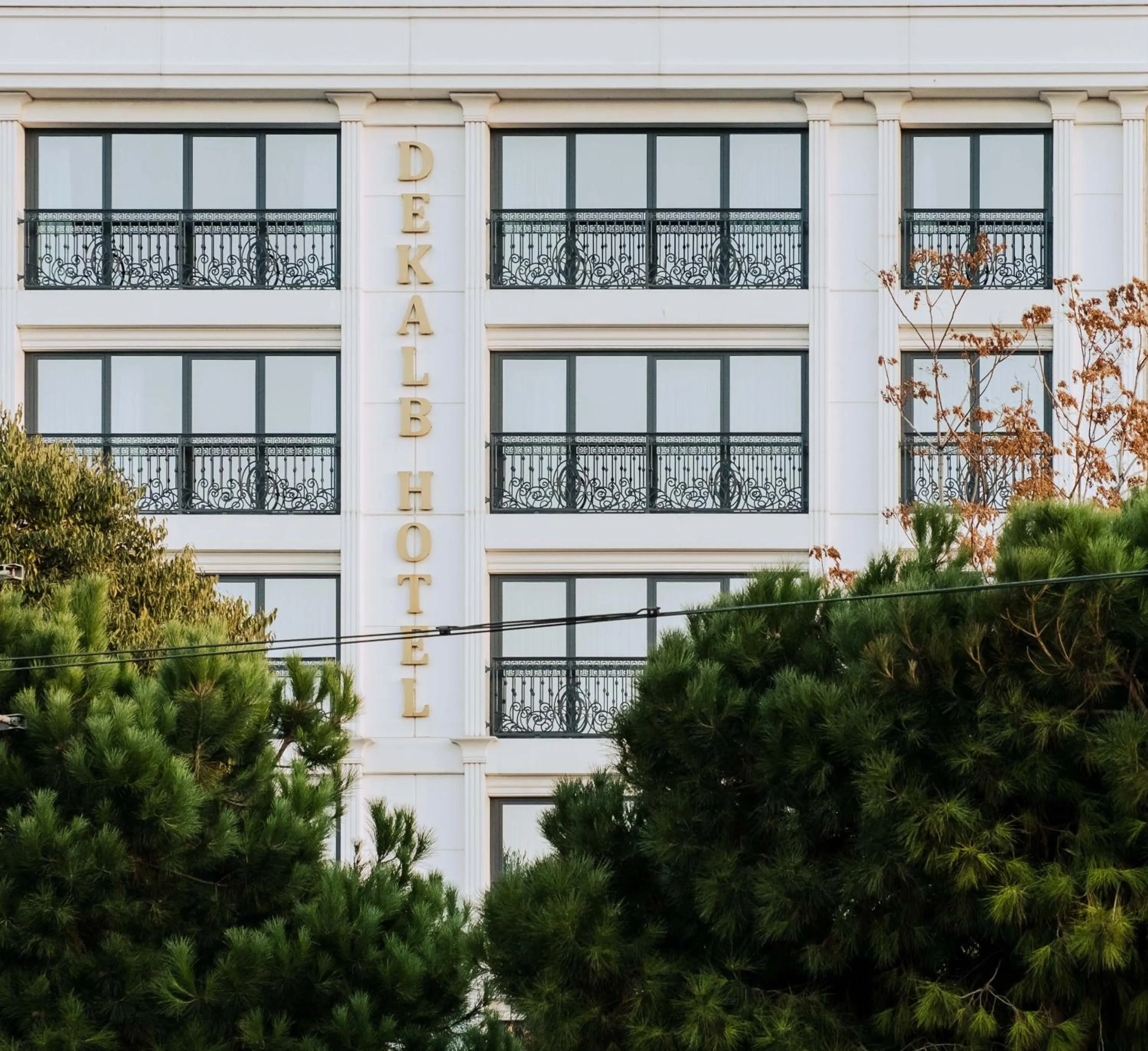 Property building in Dekalb Hotel