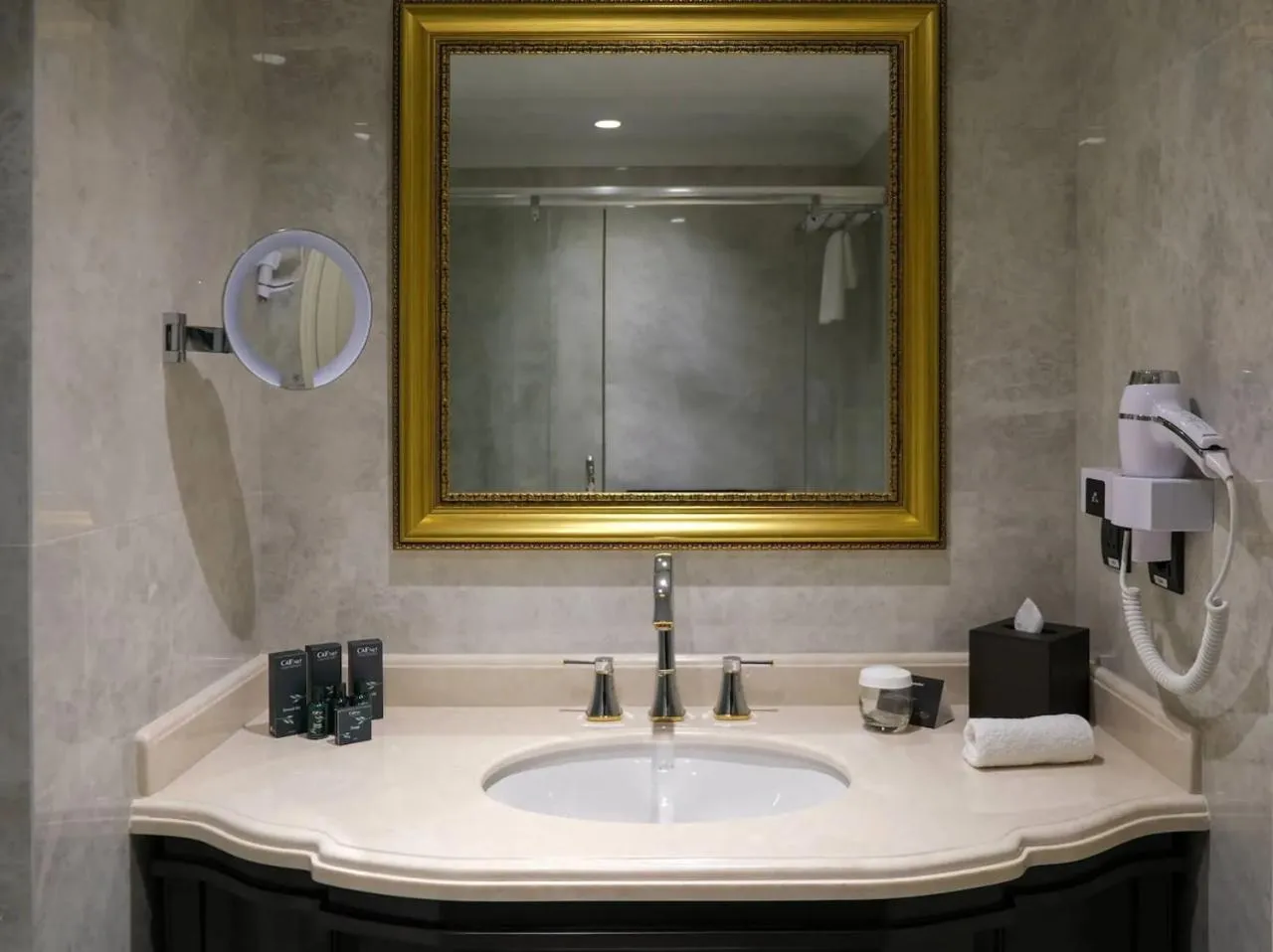 Toilet in Dekalb Hotel