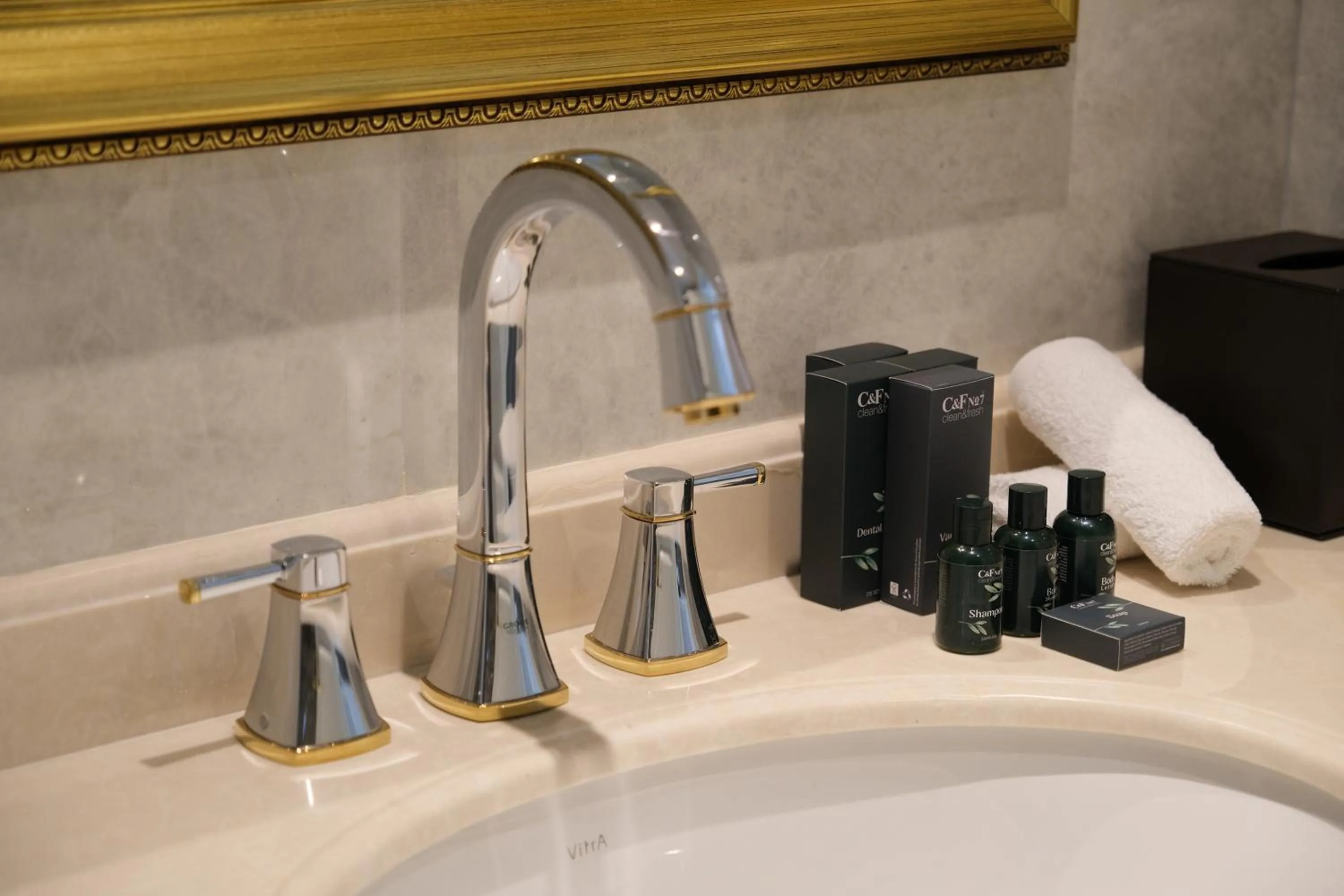 Toilet in Dekalb Hotel