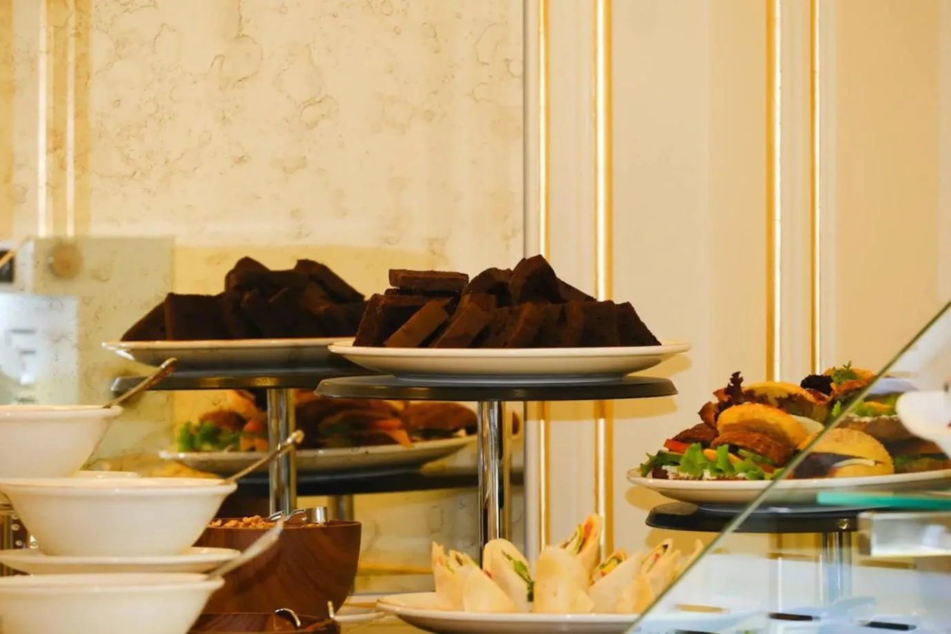 Continental breakfast in Dekalb Hotel