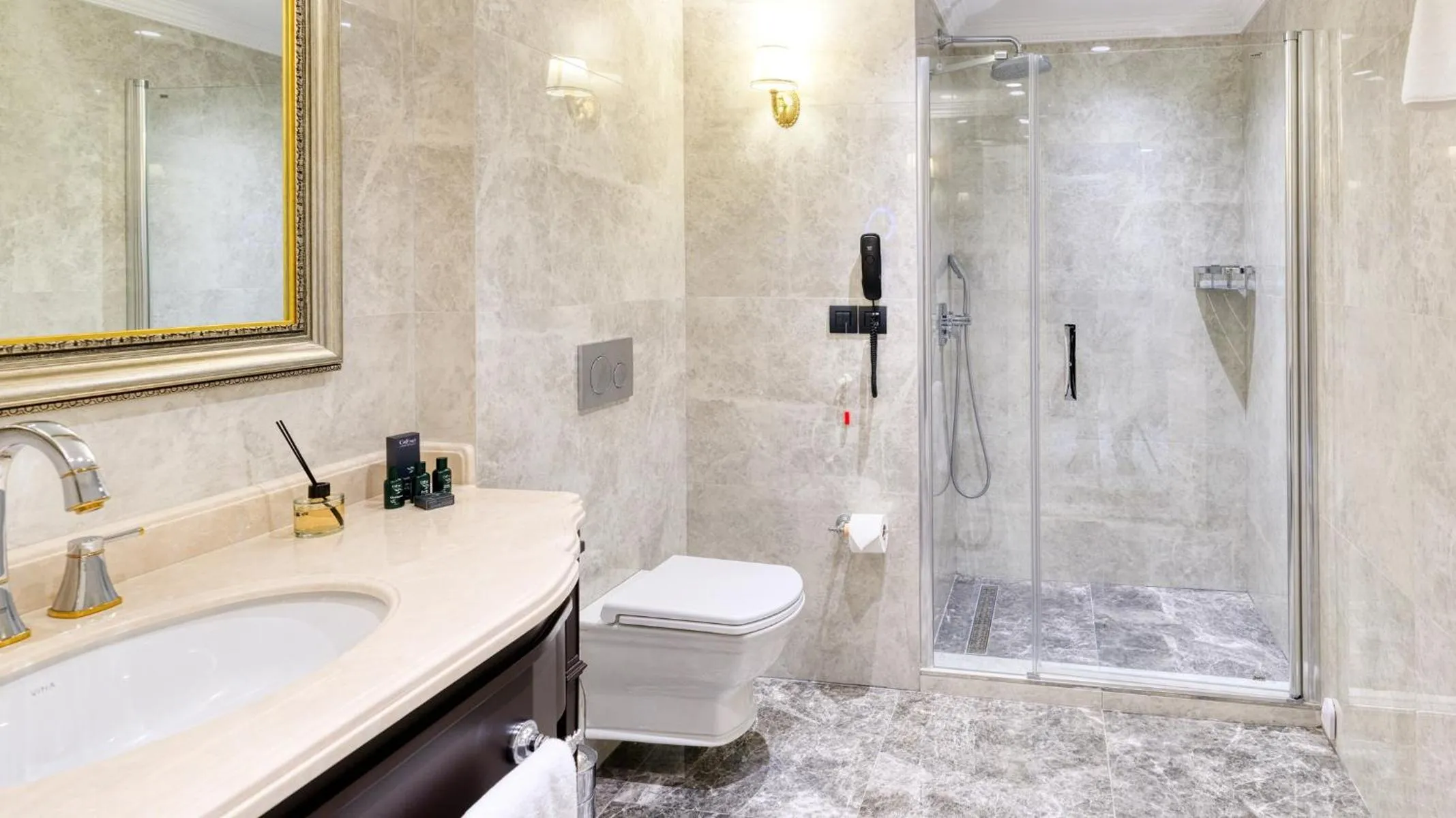 Bathroom in Dekalb Hotel