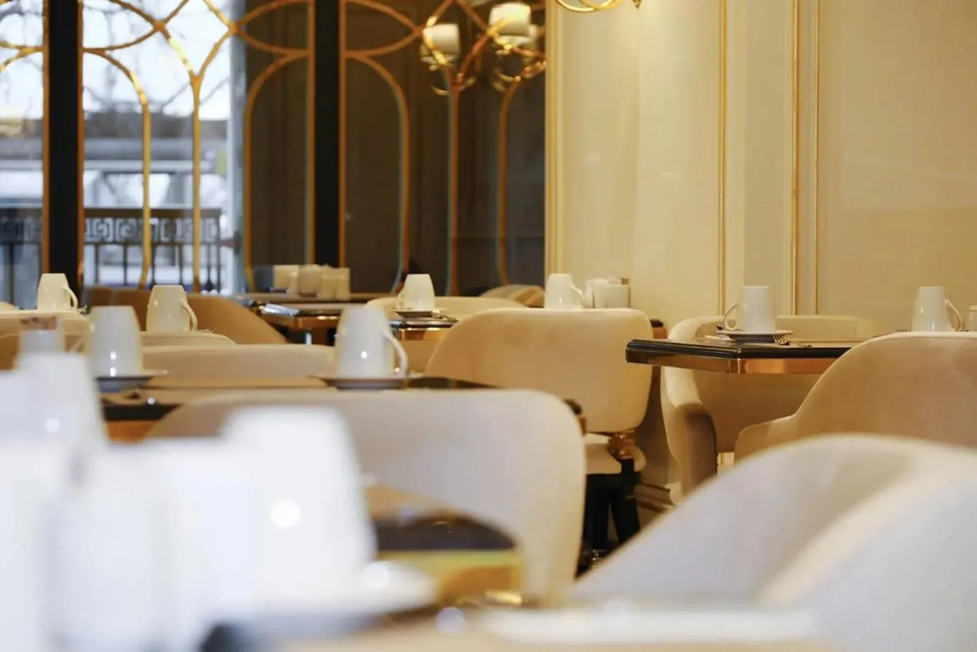 Restaurant/places to eat in Dekalb Hotel