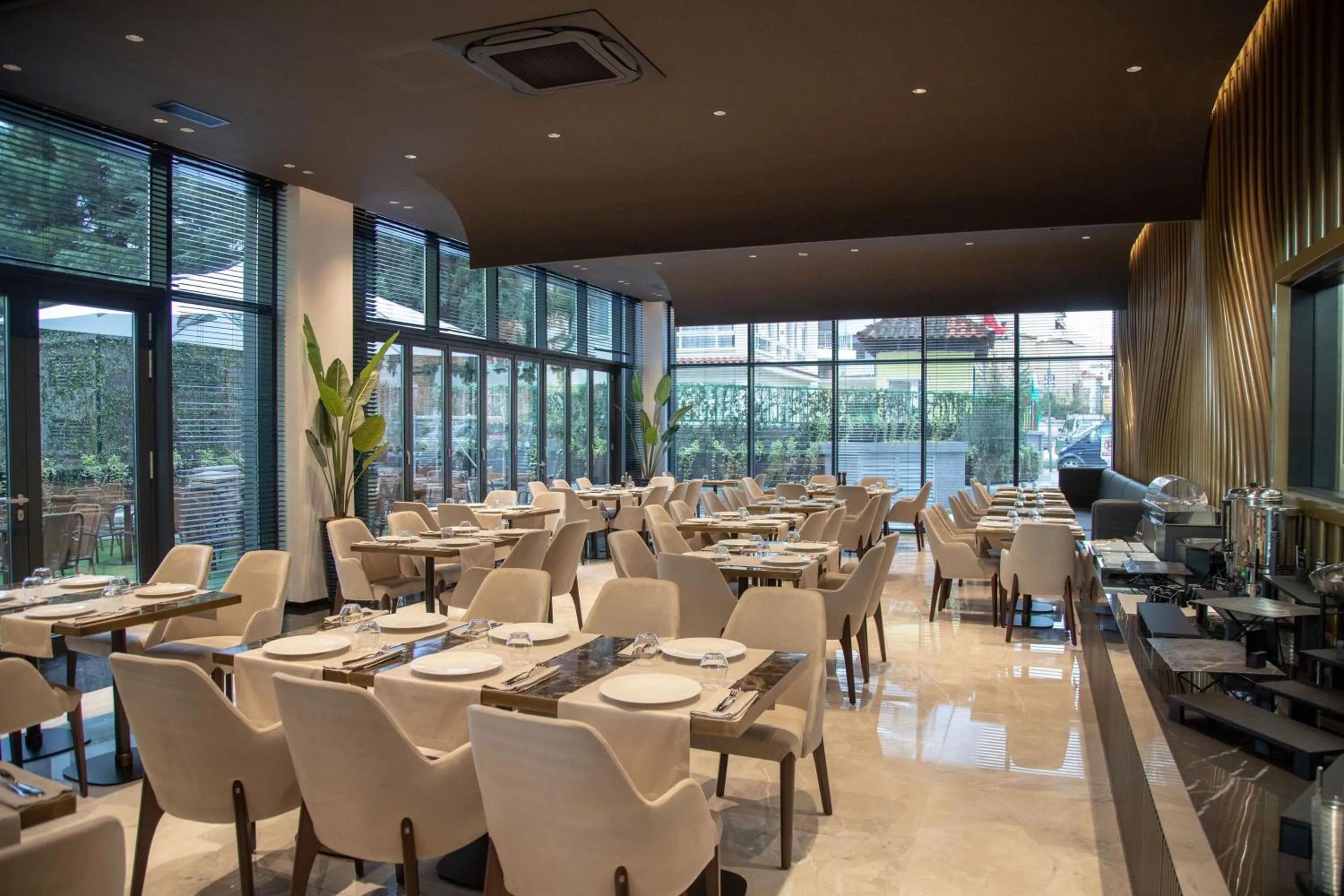 Property building in Hotel Elisa Tirana Affiliated by Meliá