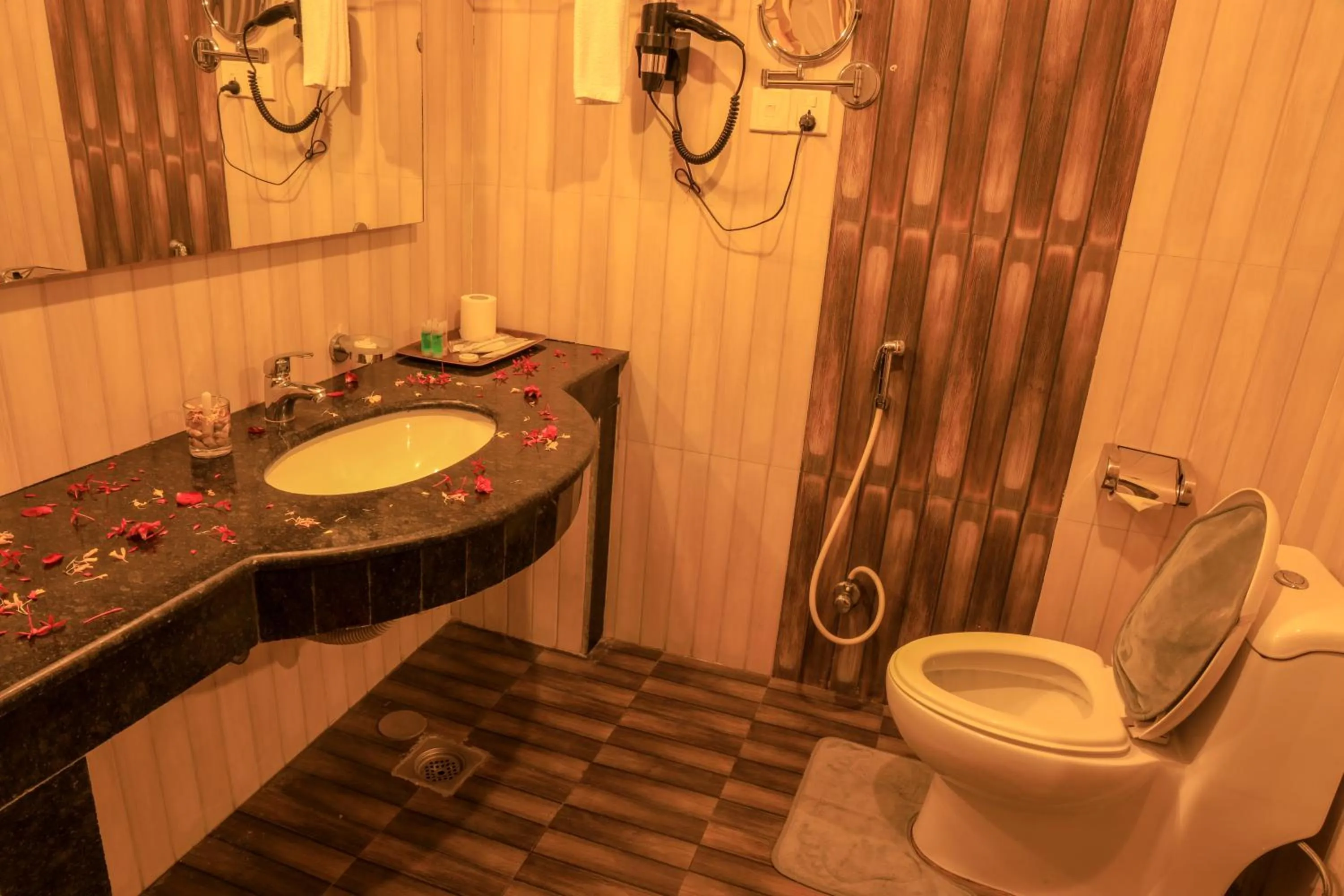 Bathroom in Bharatpur Garden Resort