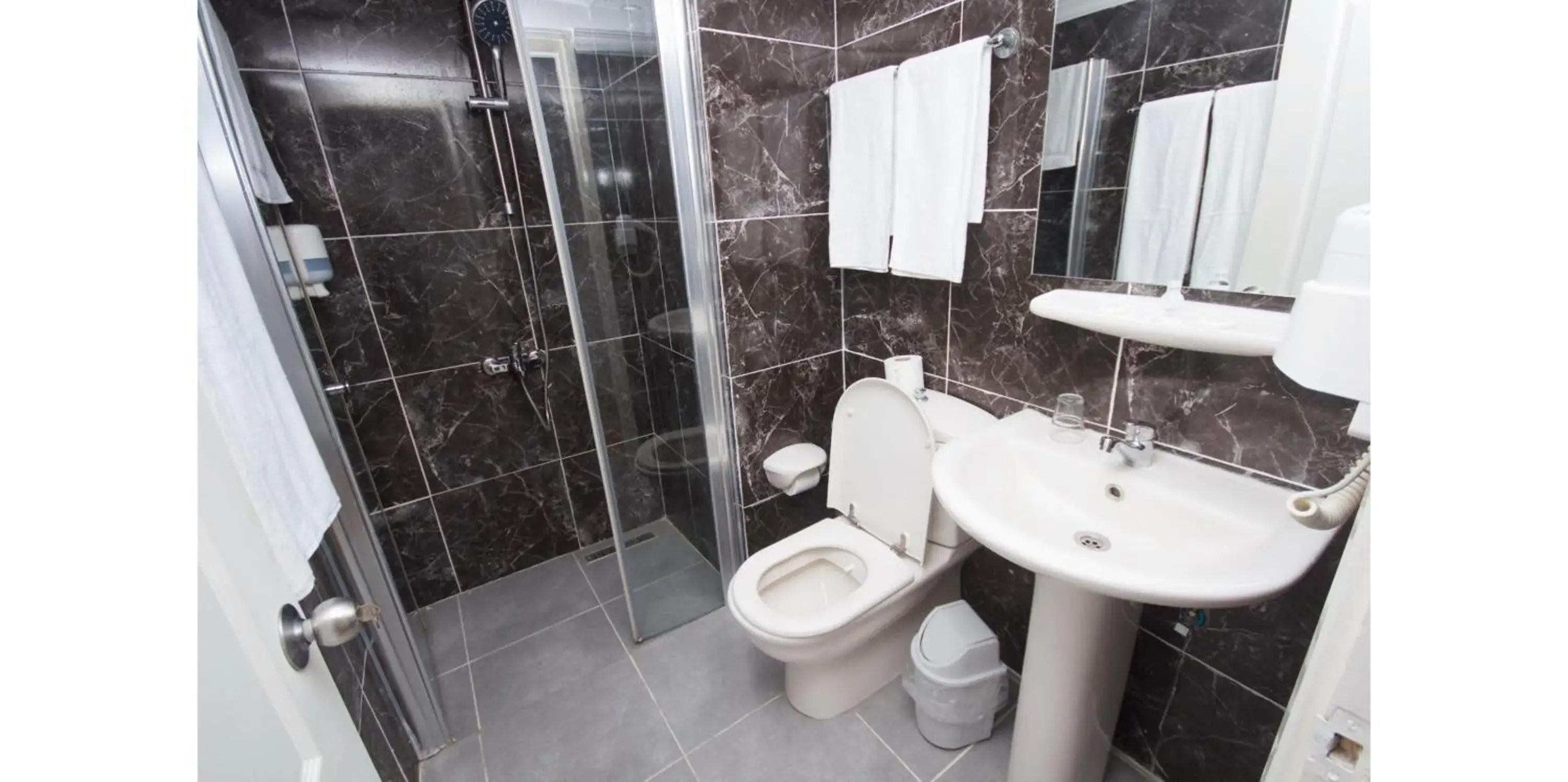 Queen Room with Sea View in Mountain View Hotel Queen Room with Sea View in Mountain View Hotel