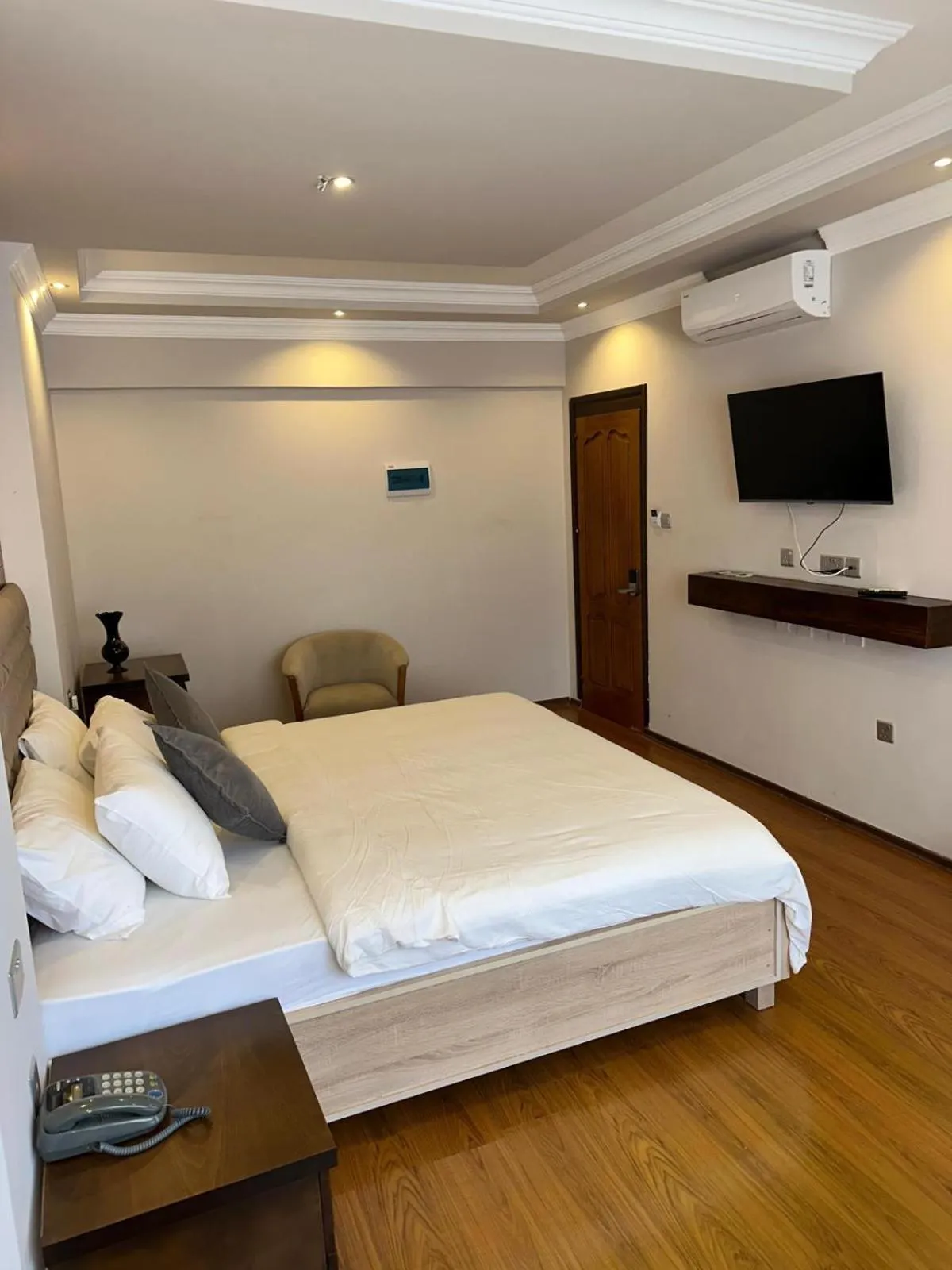 Bed in Mountain View Hotel