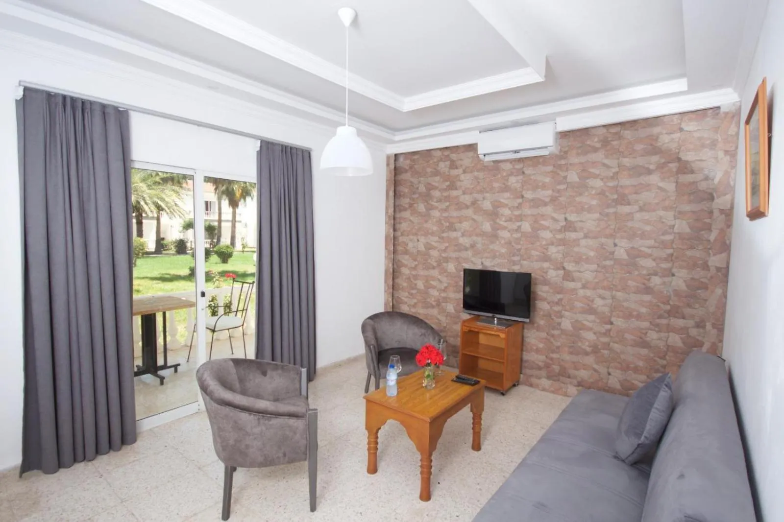 TV and multimedia in Mountain View Hotel