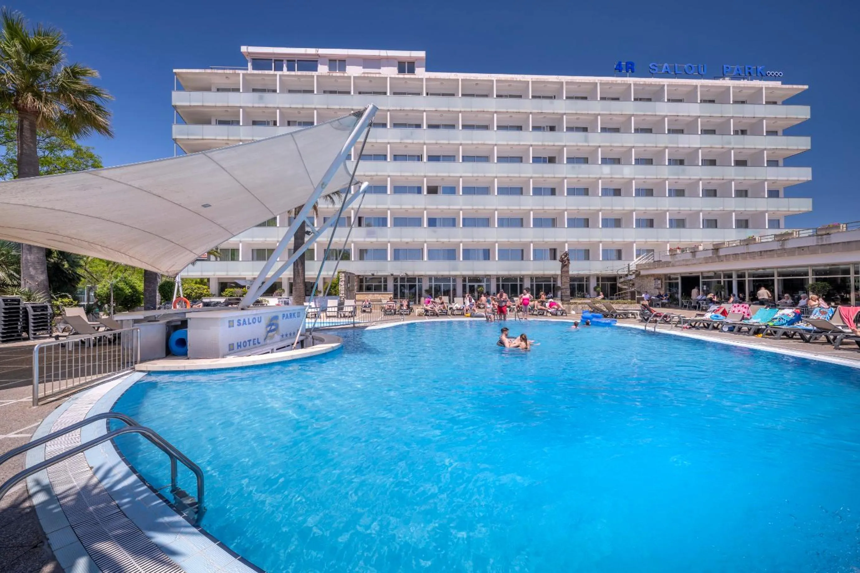 Swimming pool in 4R Salou Park Resort I