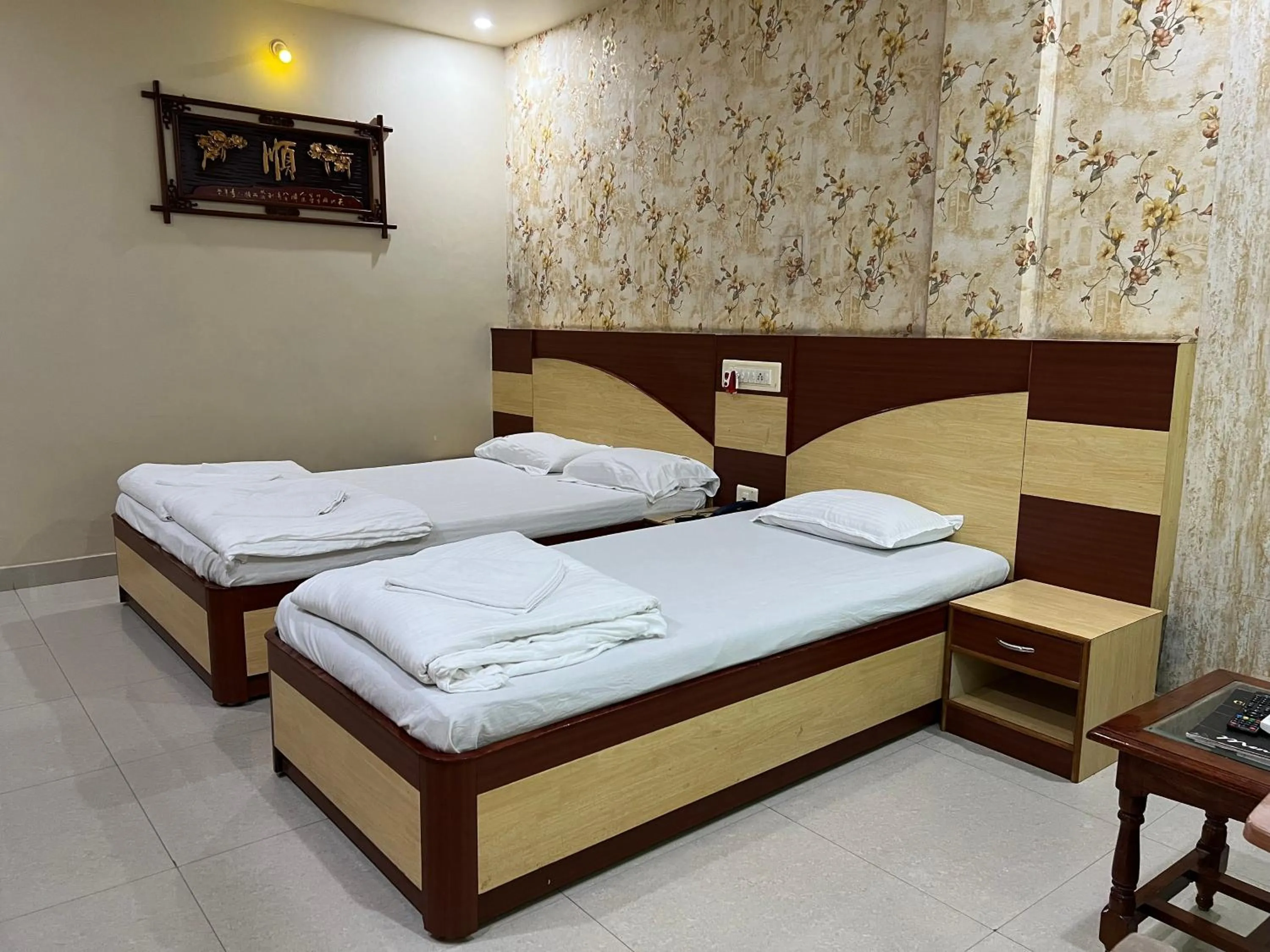 Bed in Hotel Lee Garden Near to Blue Flag Beach 500 Mtrs