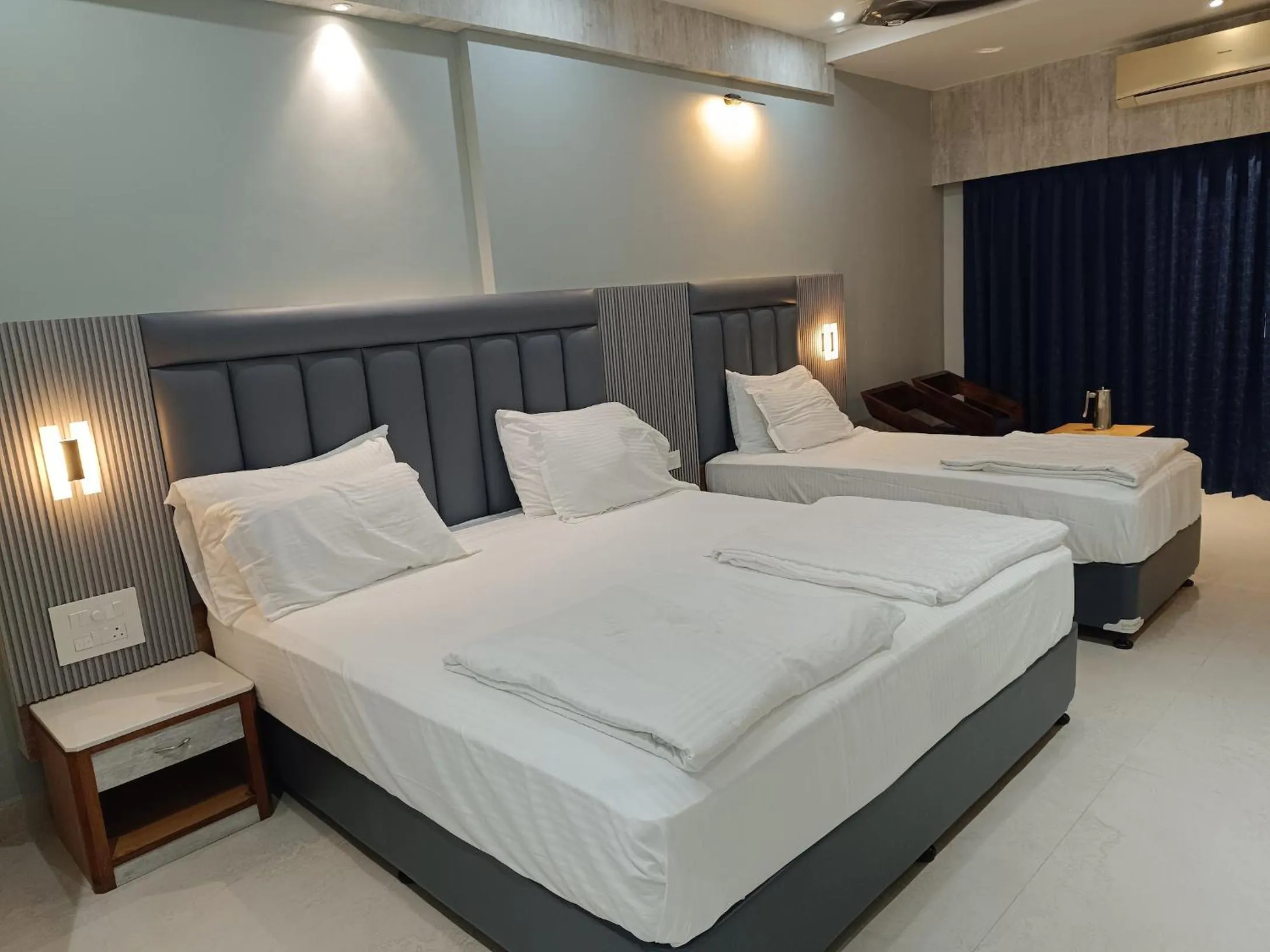 Bed in Hotel Lee Garden Near to Blue Flag Beach 500 Mtrs