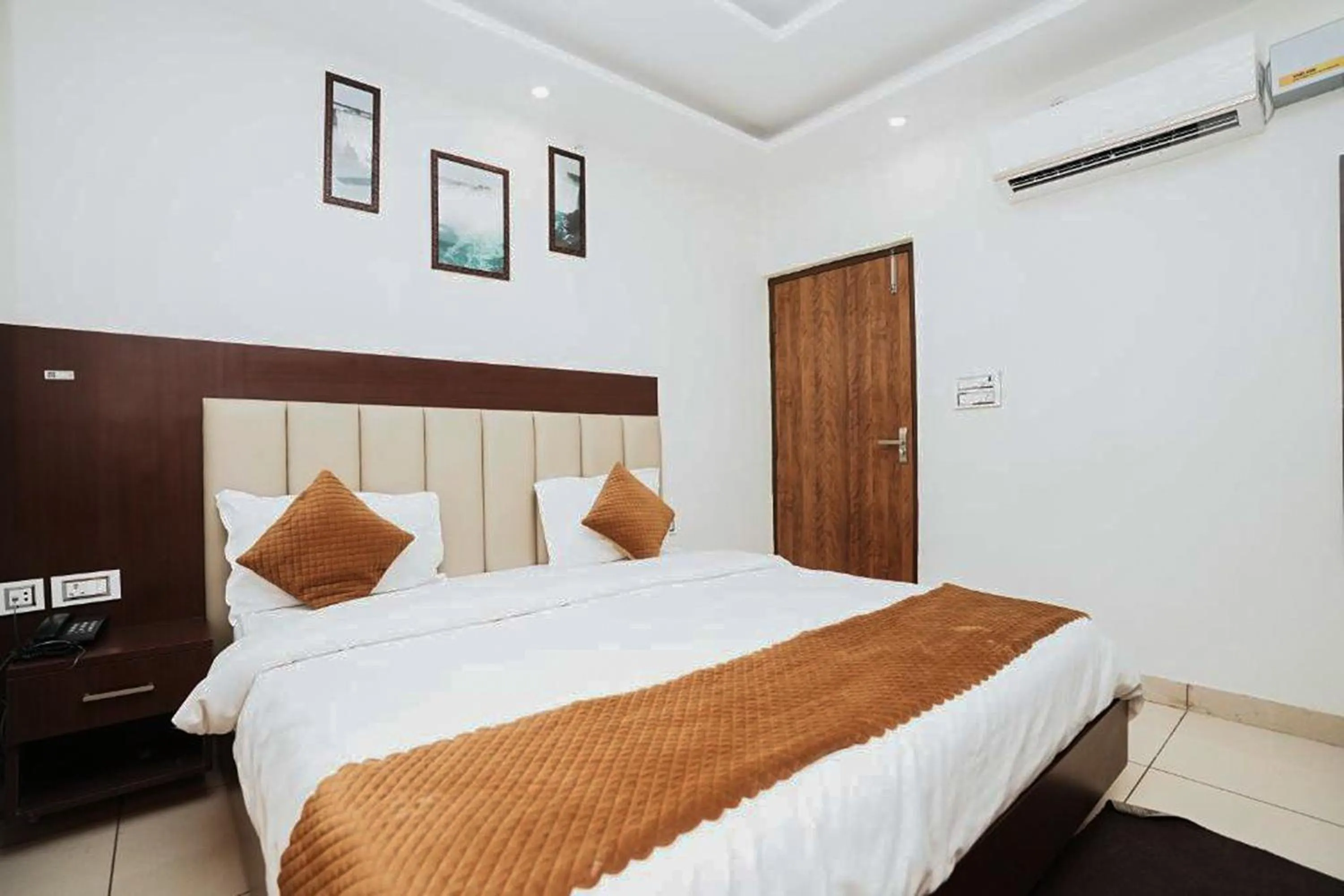 Bedroom, Bed in Hotel The 7 Seas