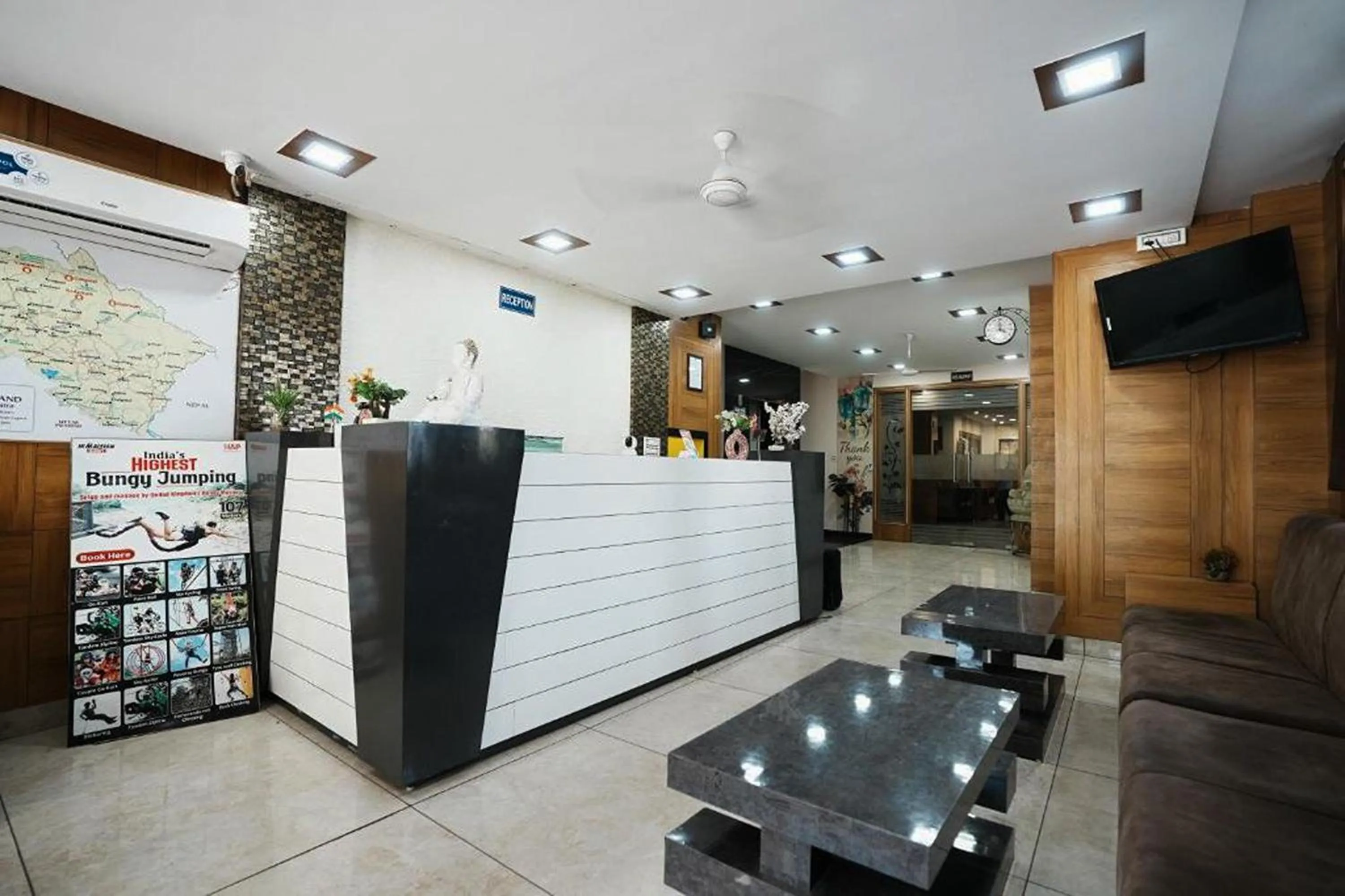 Lobby or reception in Hotel The 7 Seas