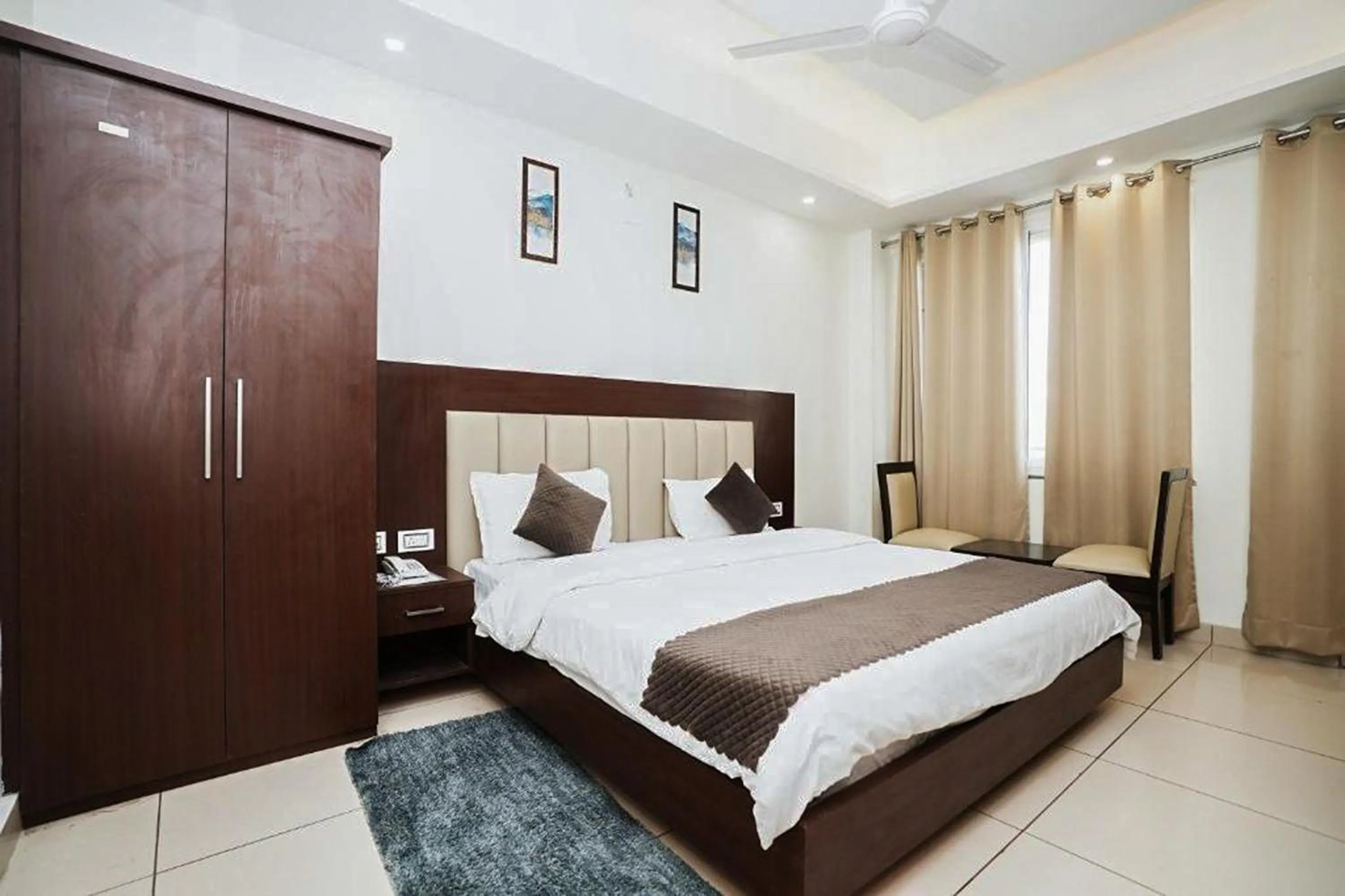 Bedroom, Bed in Hotel The 7 Seas