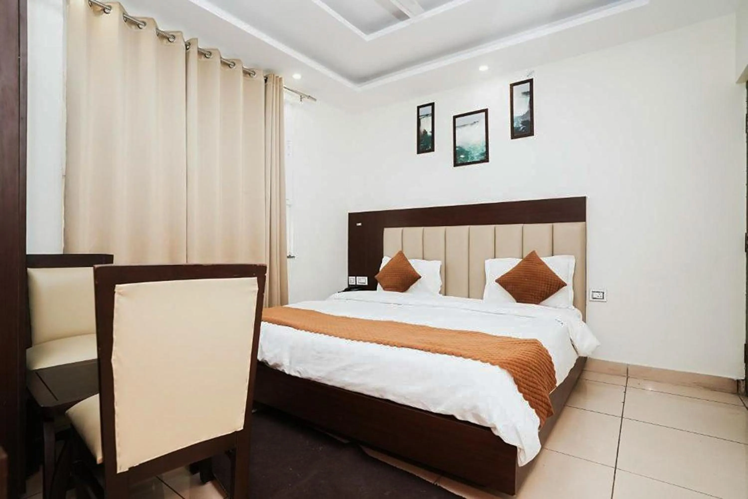 Bedroom, Bed in Hotel The 7 Seas