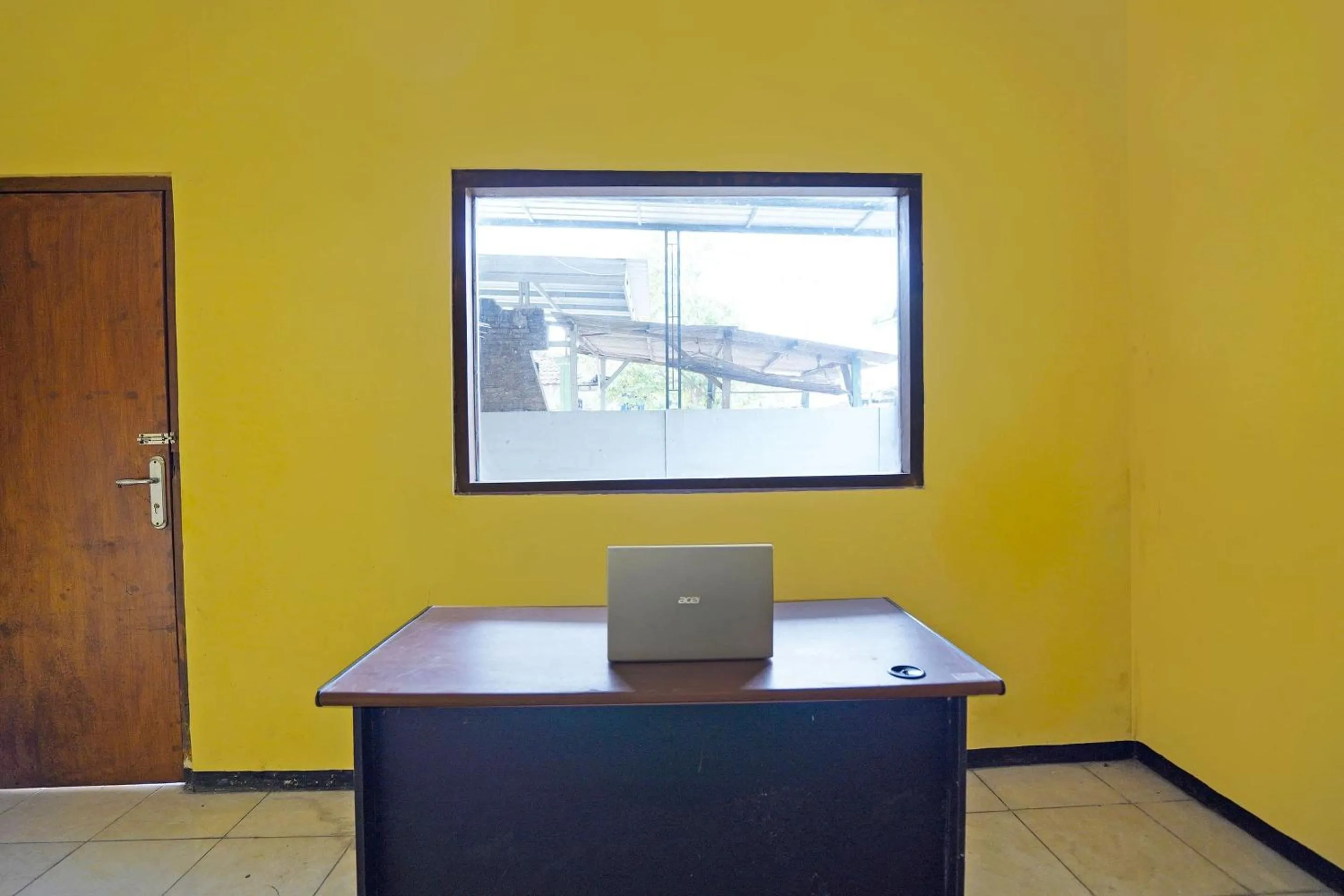 Lobby or reception in OYO Life 91869 Insan Mulia Kost Syariah