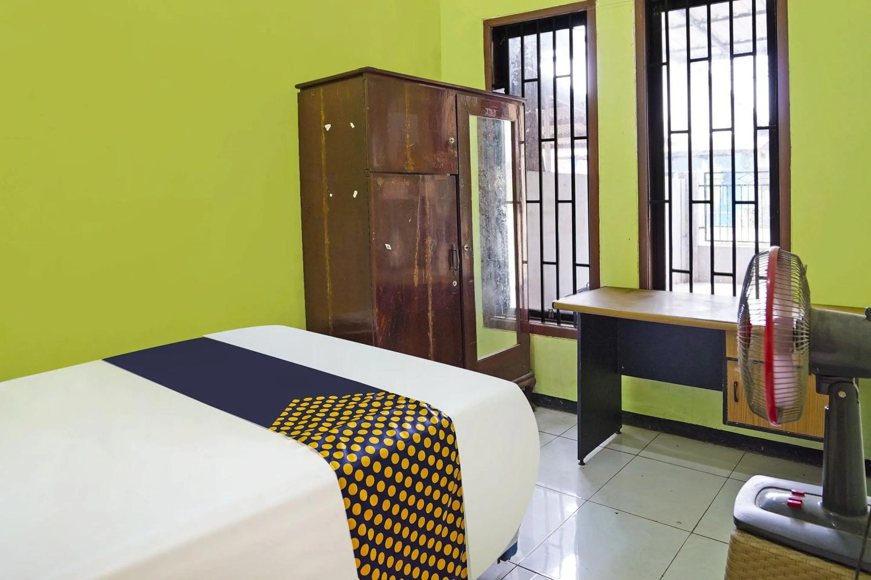 Bedroom, Bed in OYO Life 91869 Insan Mulia Kost Syariah