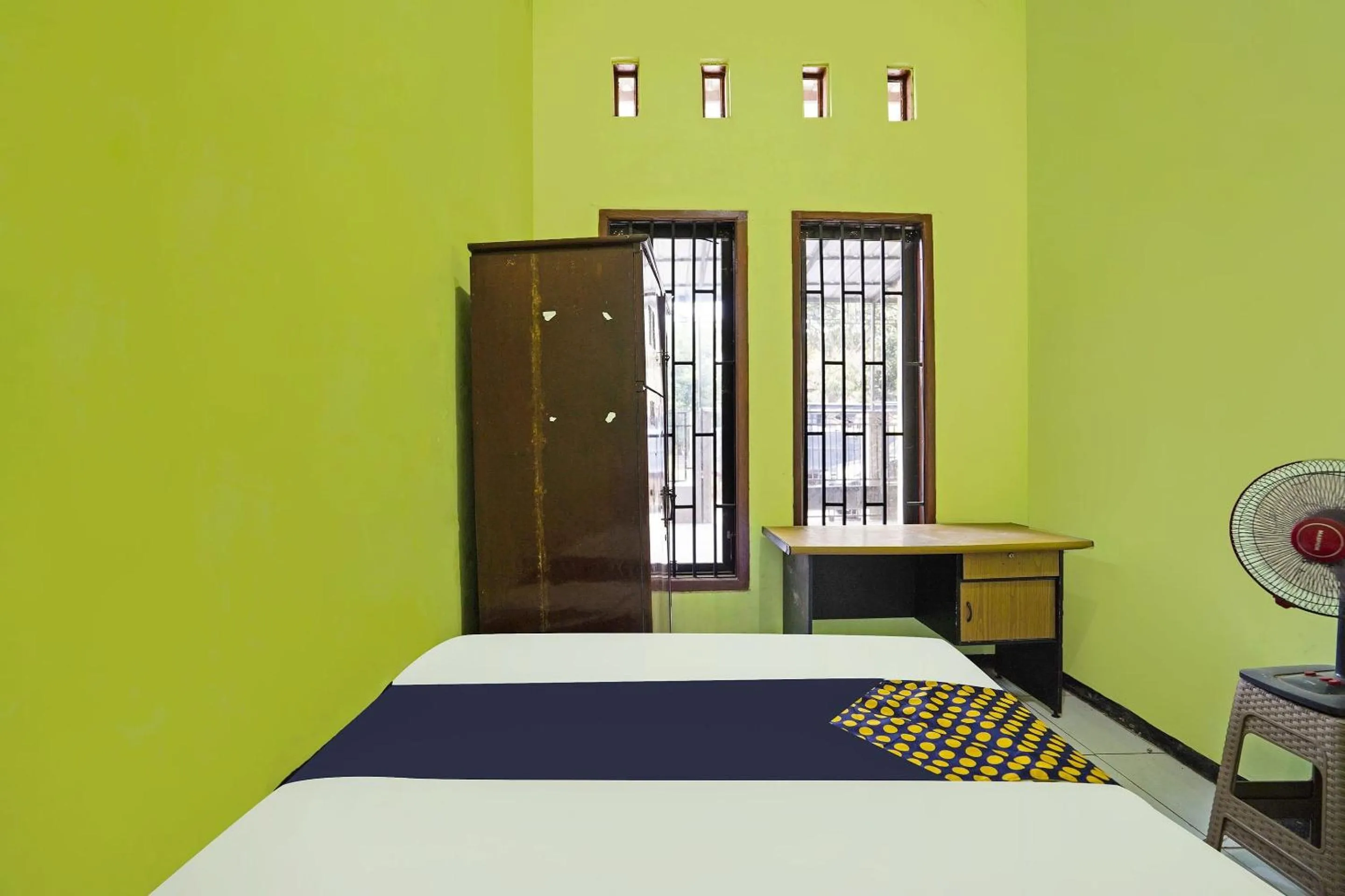 Bedroom, Bed in OYO Life 91869 Insan Mulia Kost Syariah