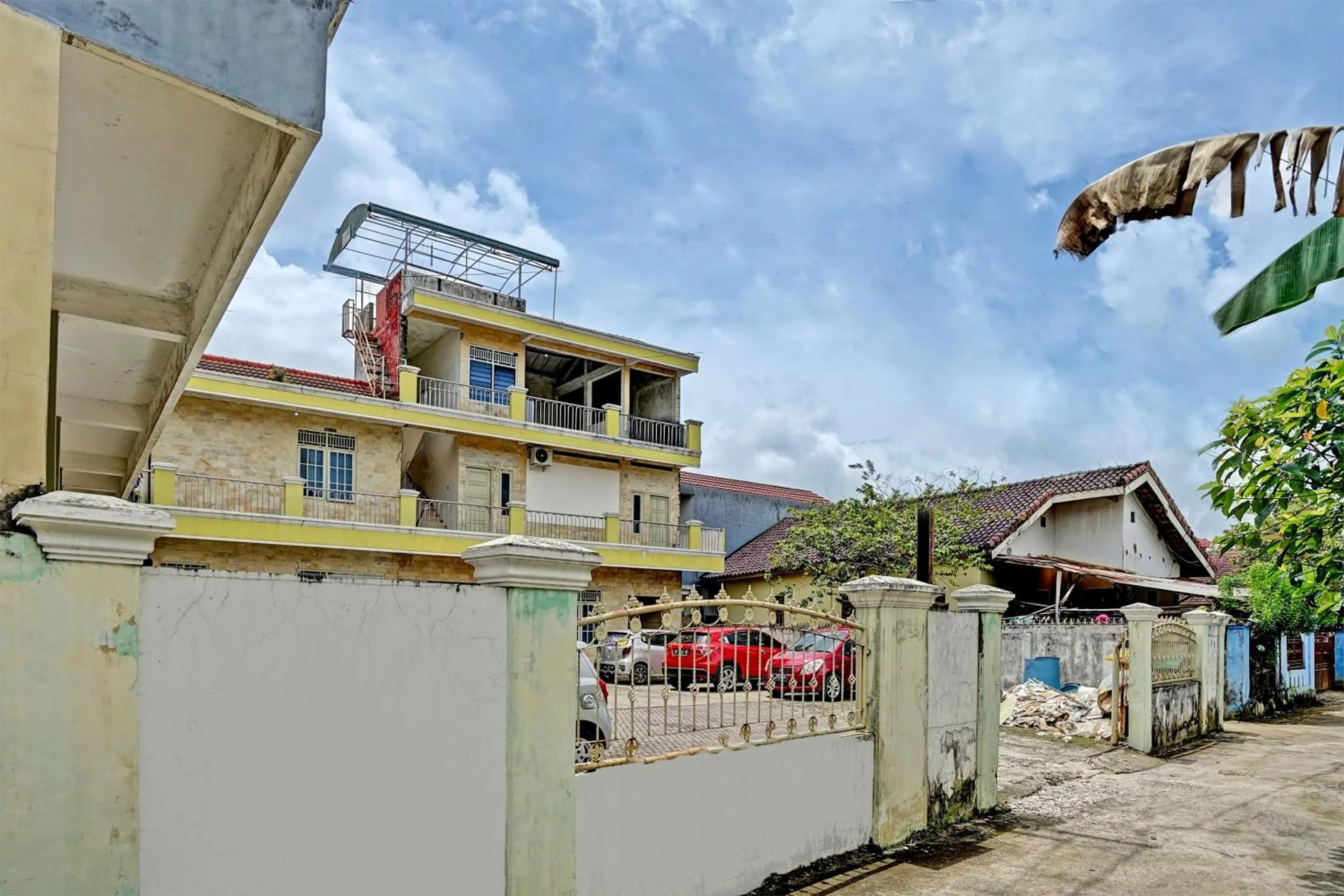 Facade/entrance in OYO Life 91873 Nugraha Kost