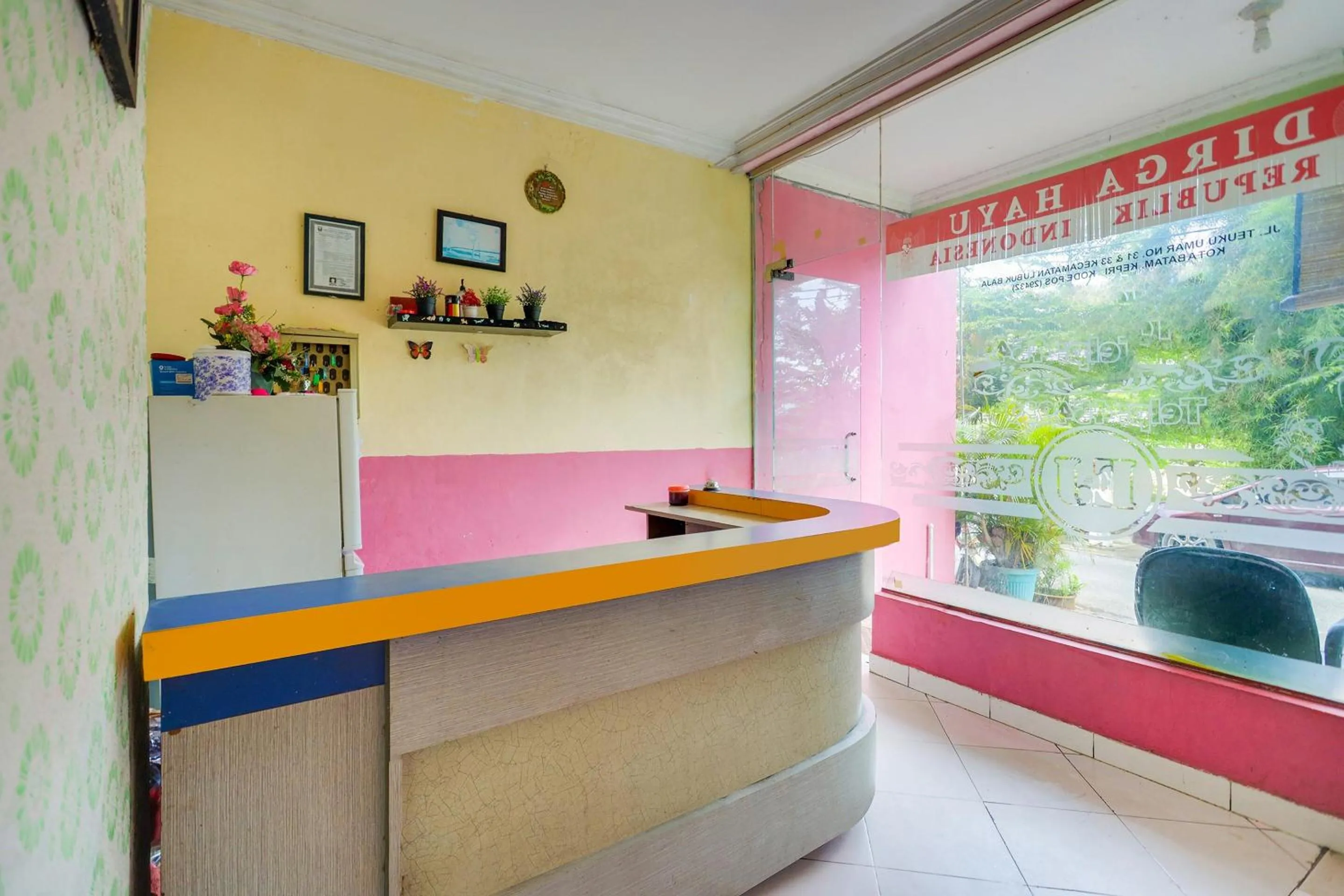 Lobby or reception in Hotel O Emes Jaya HomestayNearSamsung Electronic Indonesia PT