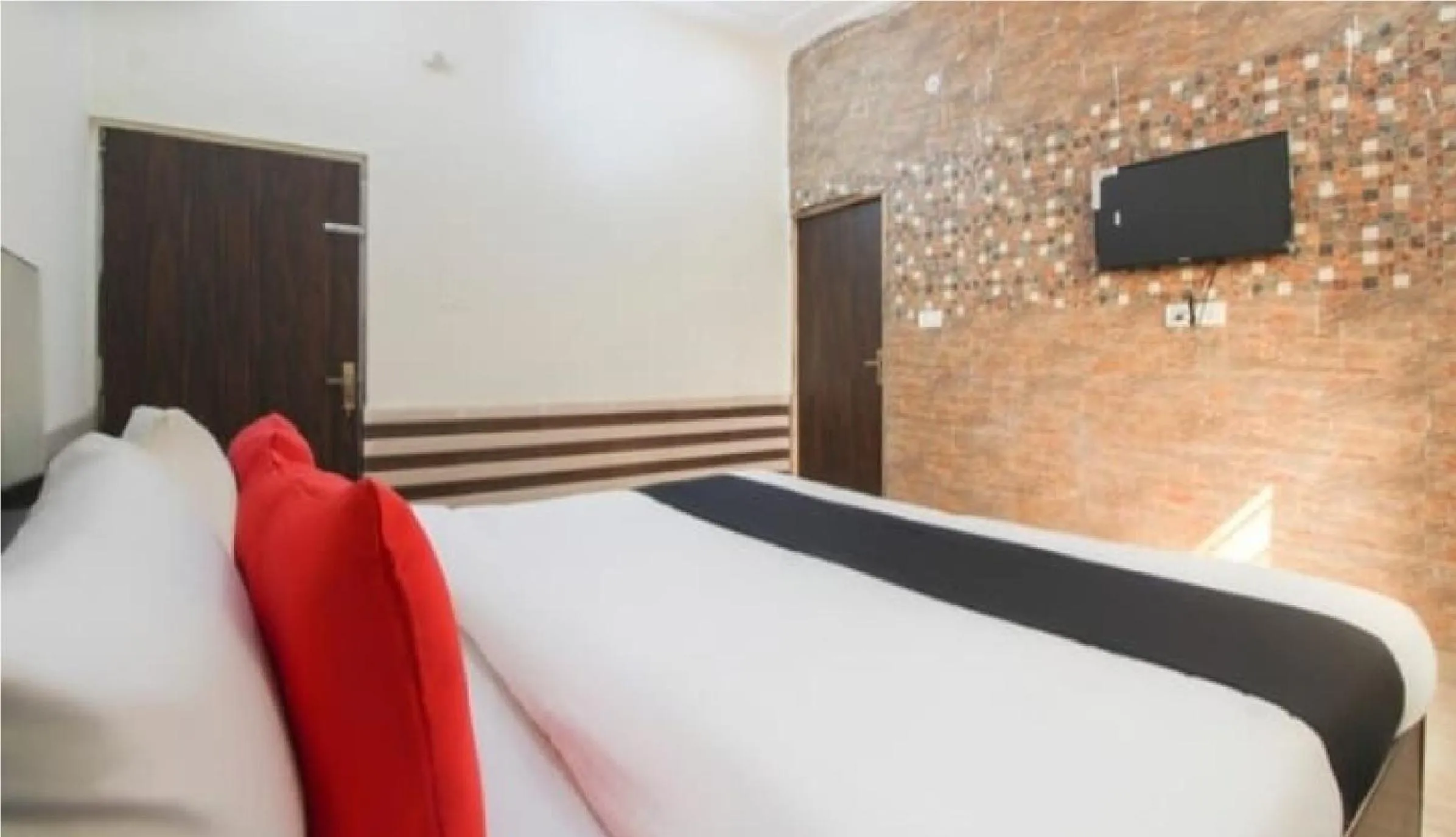 Bedroom, Bed in Hotel J.S. Plaza By WB Inn