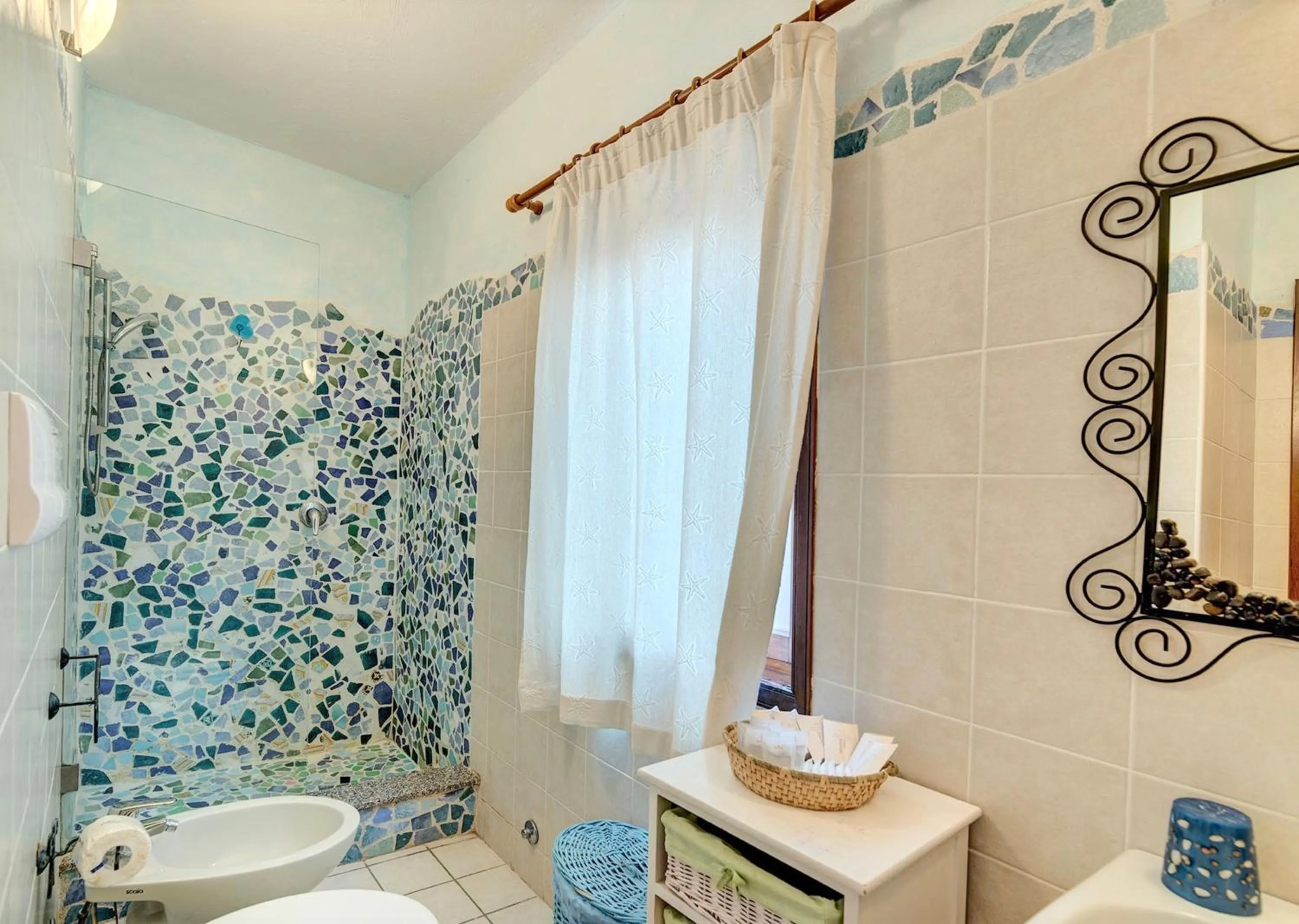 Bathroom in Residence a Golfo di Marinella a 450 mt dal mare