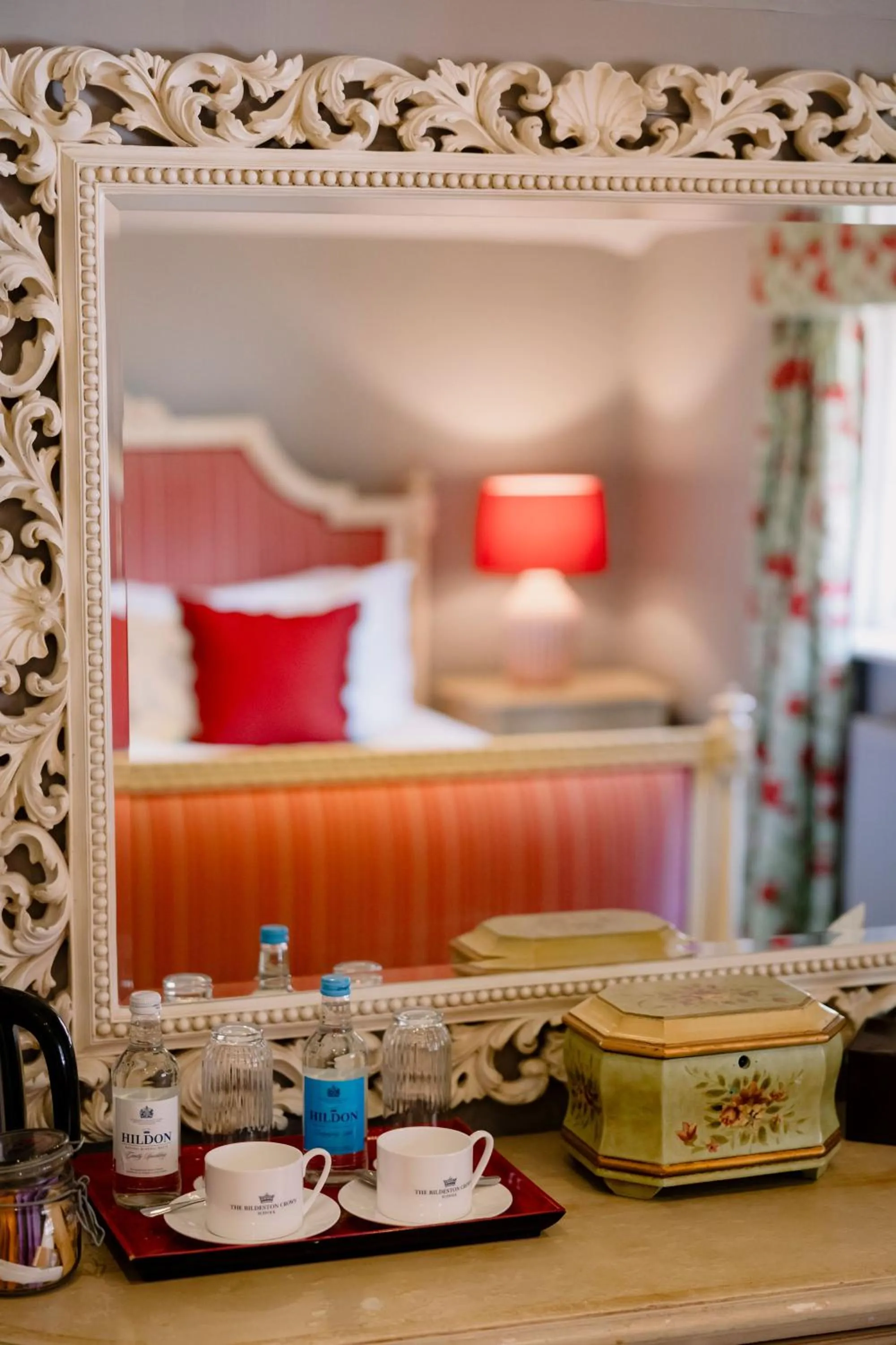 Bed in The Crown, Bildeston