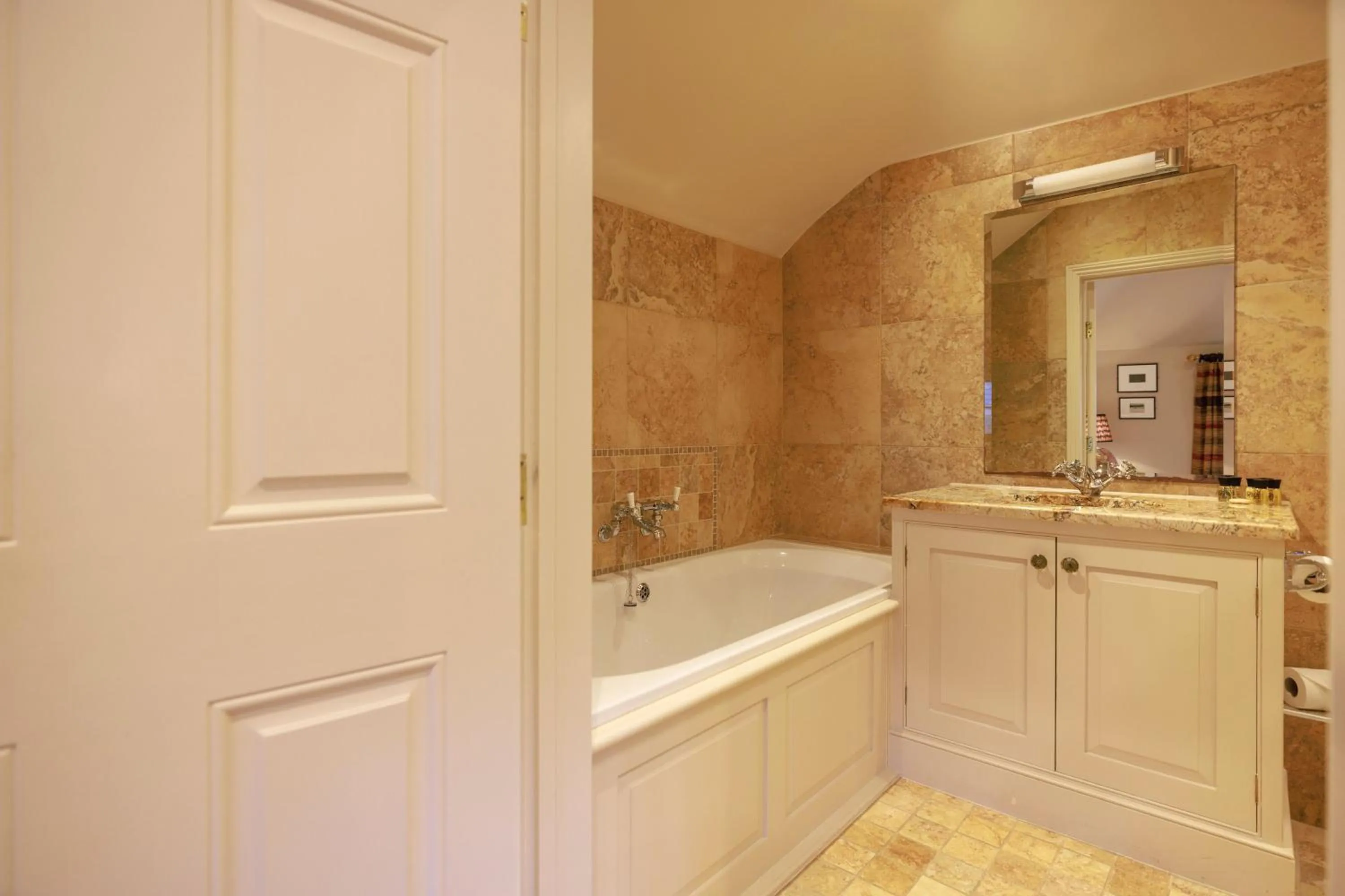 Bathroom in The Crown, Bildeston