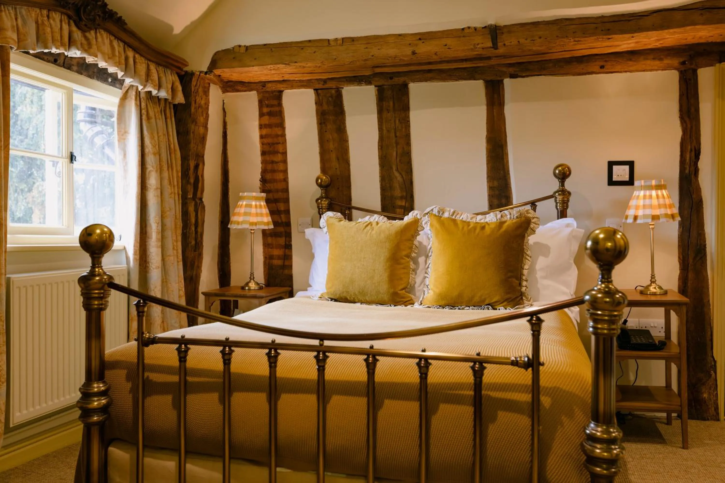 Bedroom, Bed in The Crown, Bildeston