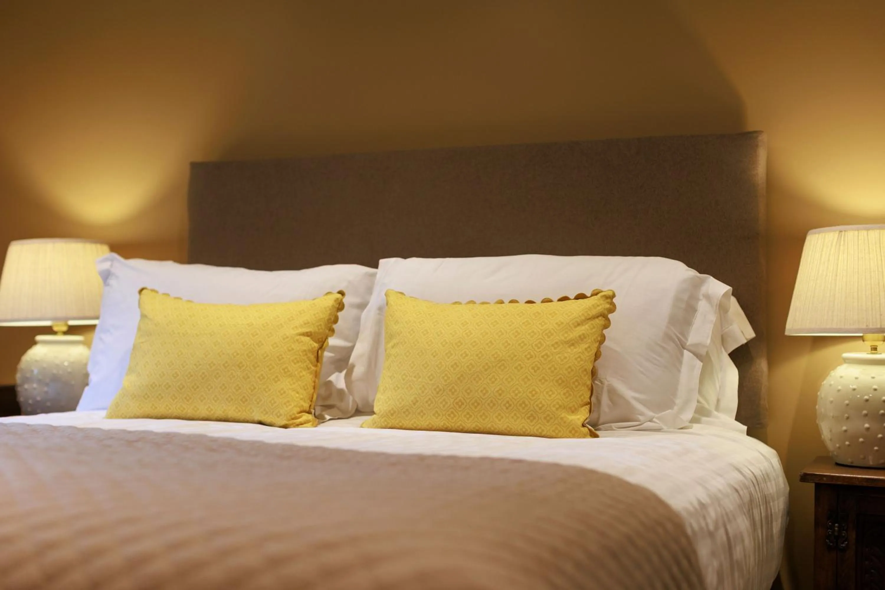 Bed in The Crown, Bildeston