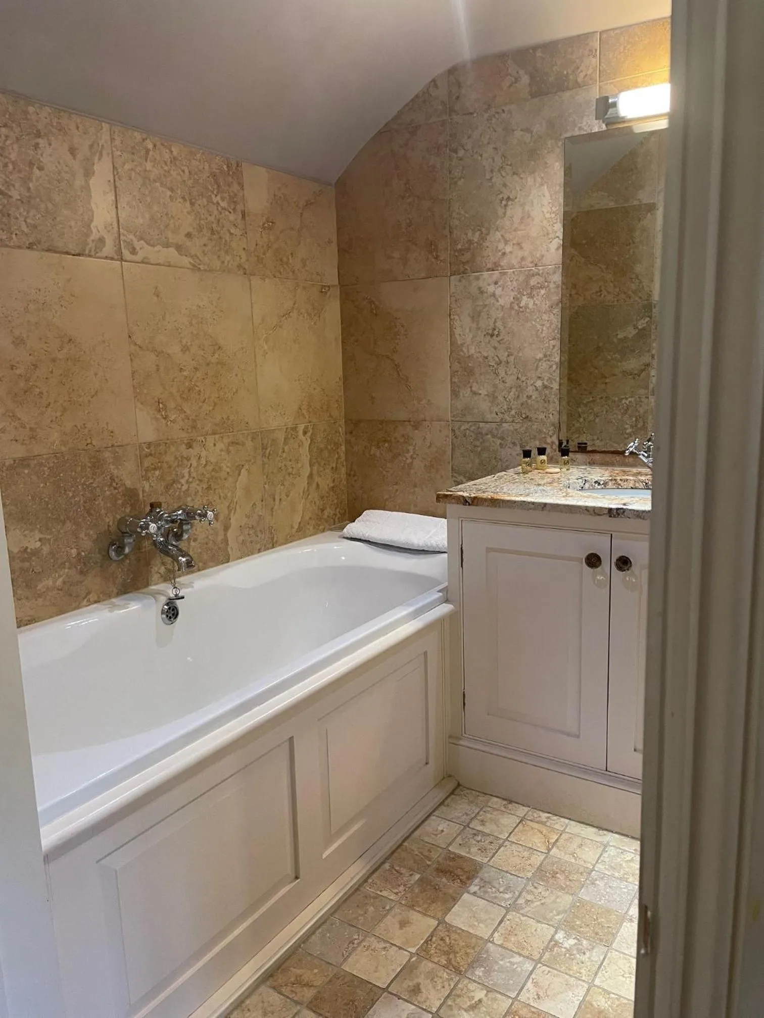 Bathroom in The Crown, Bildeston