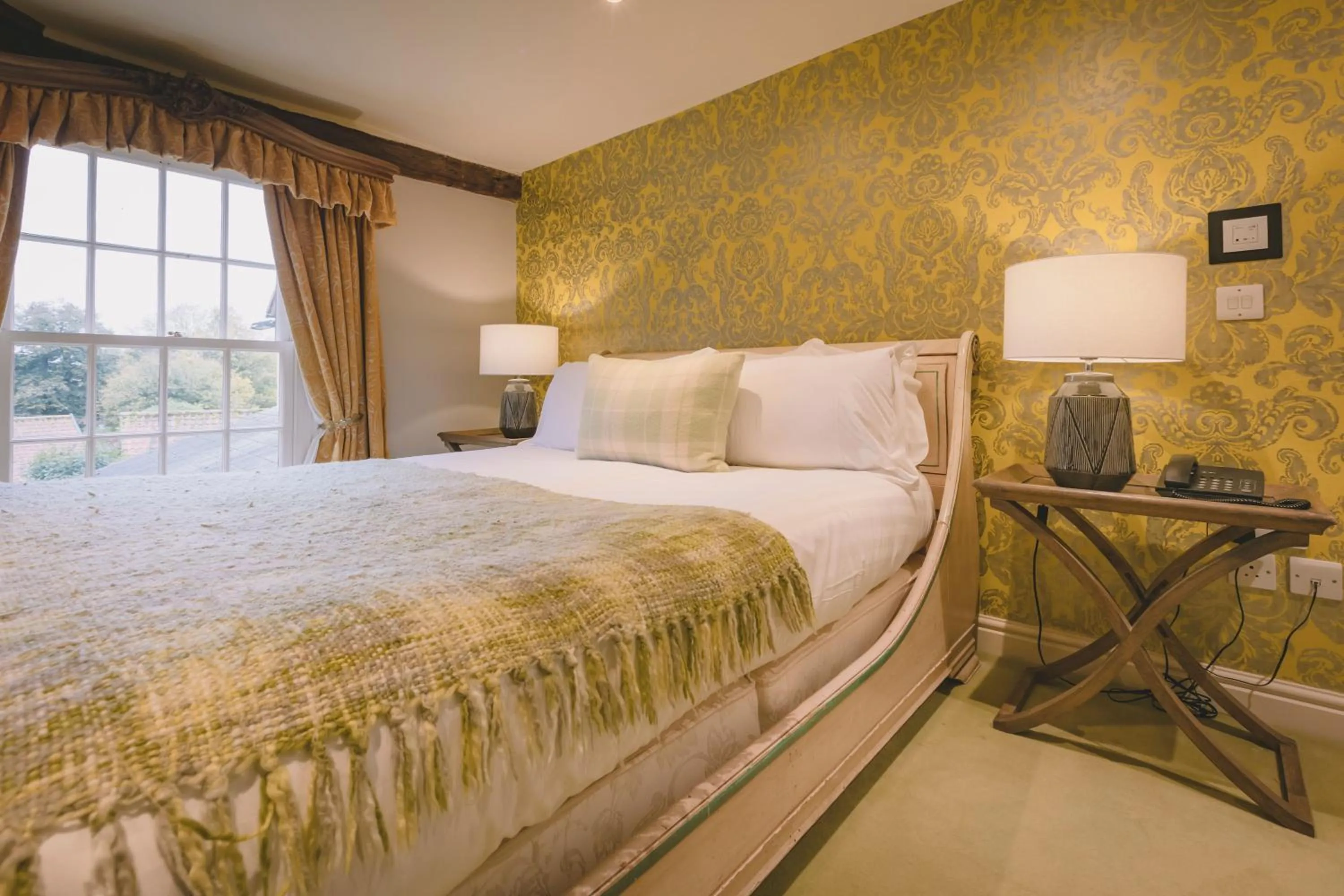 Bed in The Crown, Bildeston