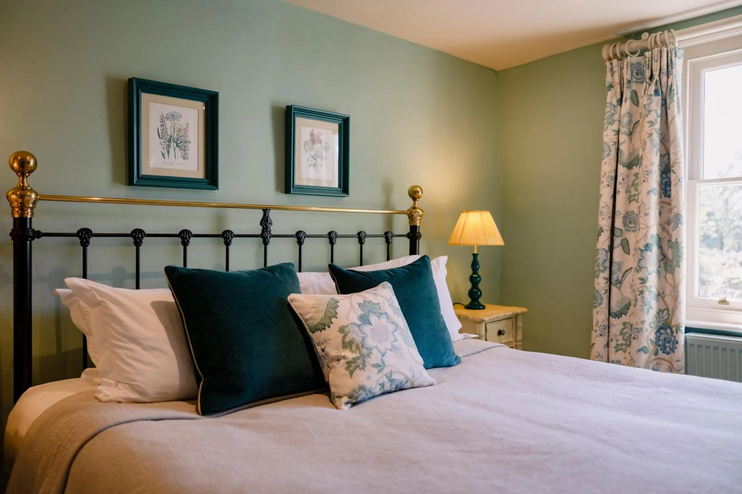 Bed in The Crown, Bildeston