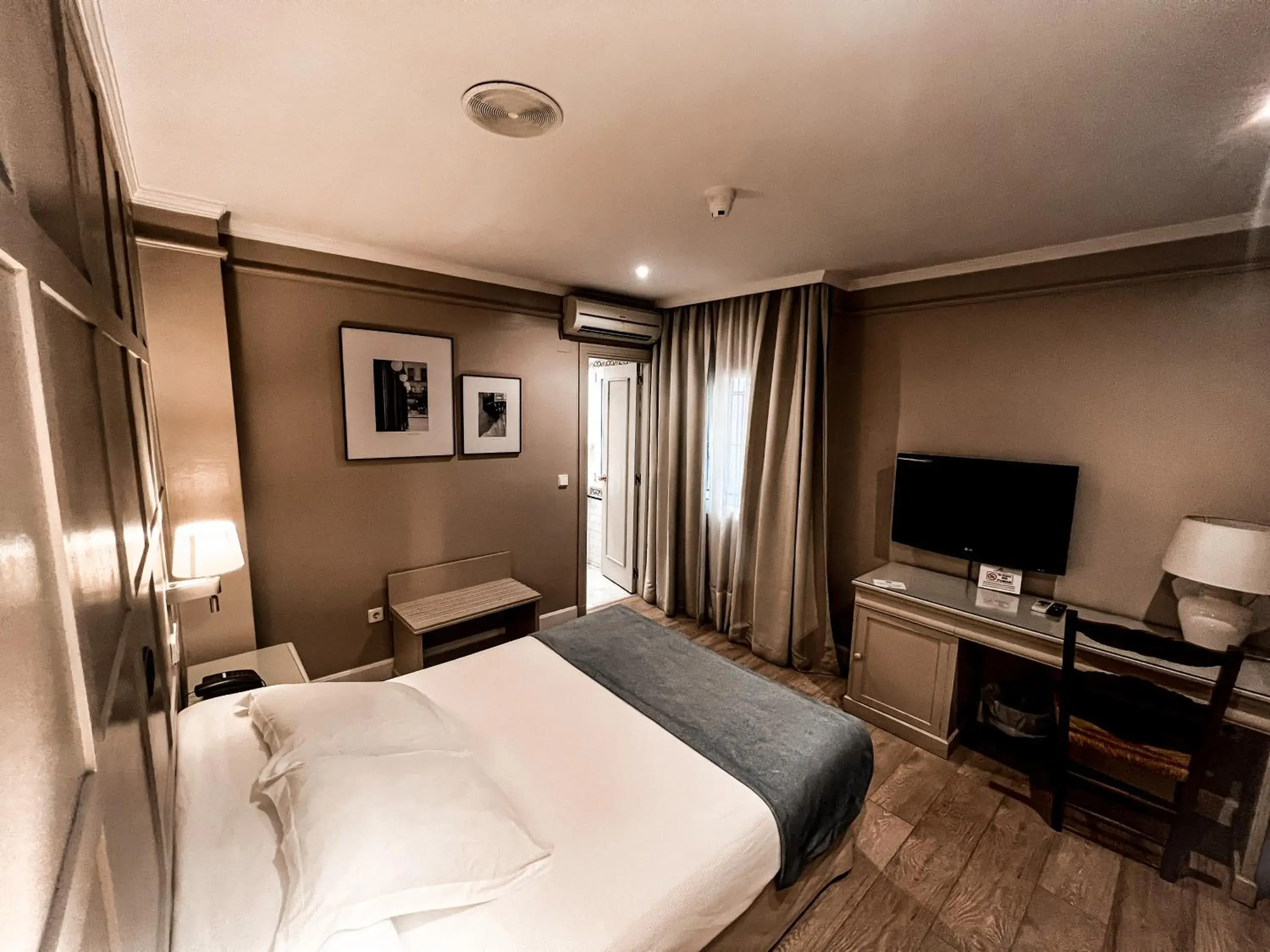 Double Interior Room in Hotel Doña Blanca Double Interior Room in Hotel Doña Blanca