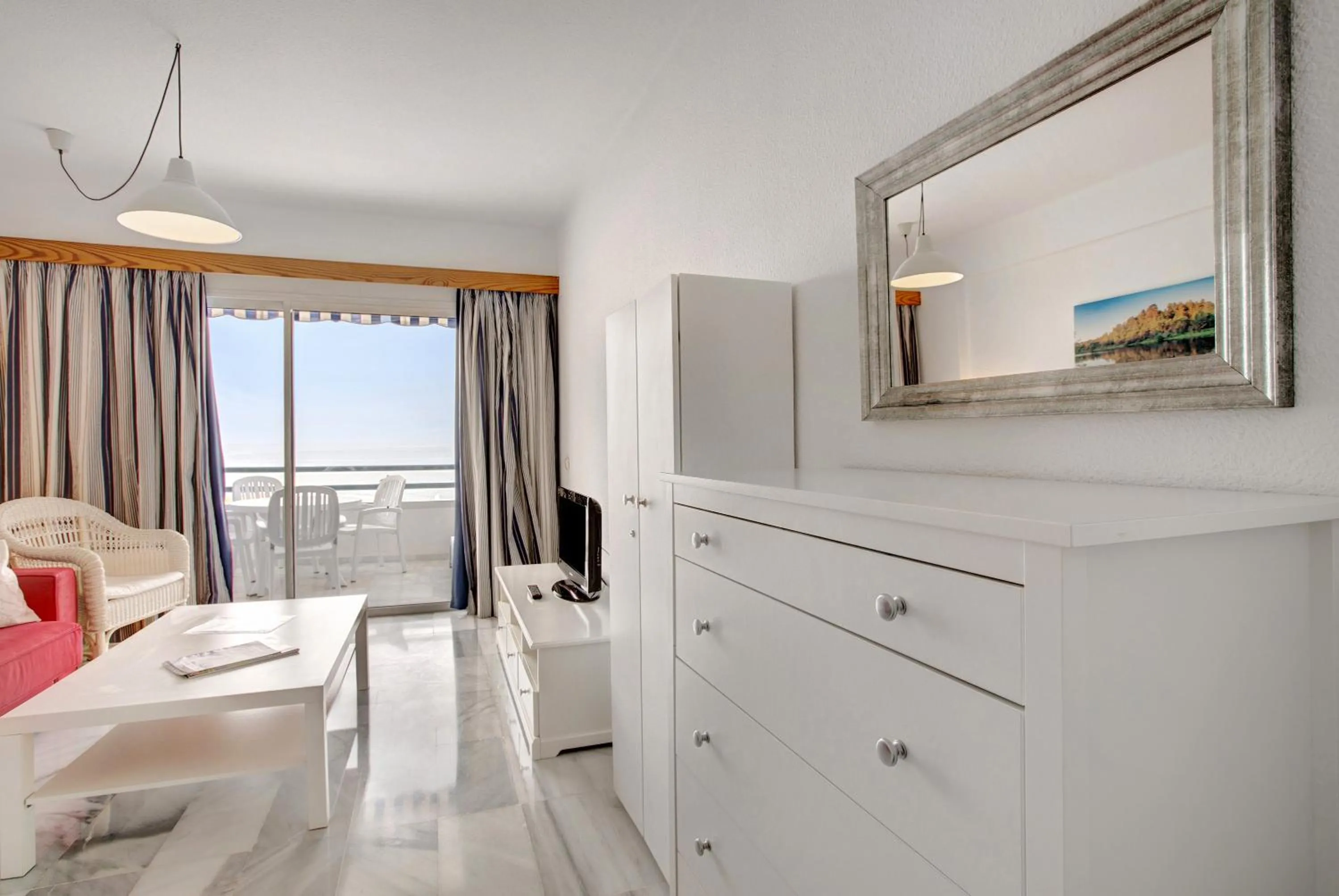 Property building, Bed in Club Atlantis 223