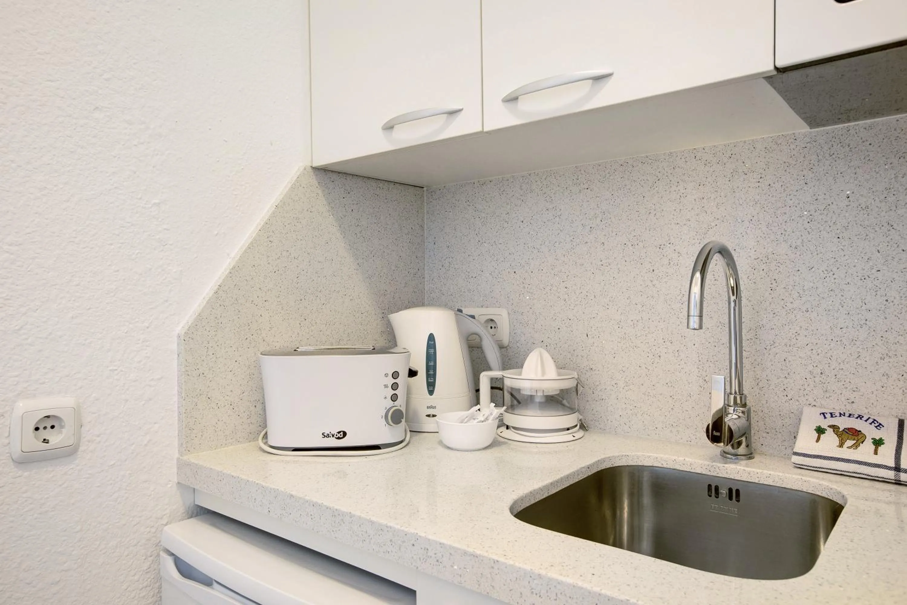 Kitchen or kitchenette in Club Atlantis 223