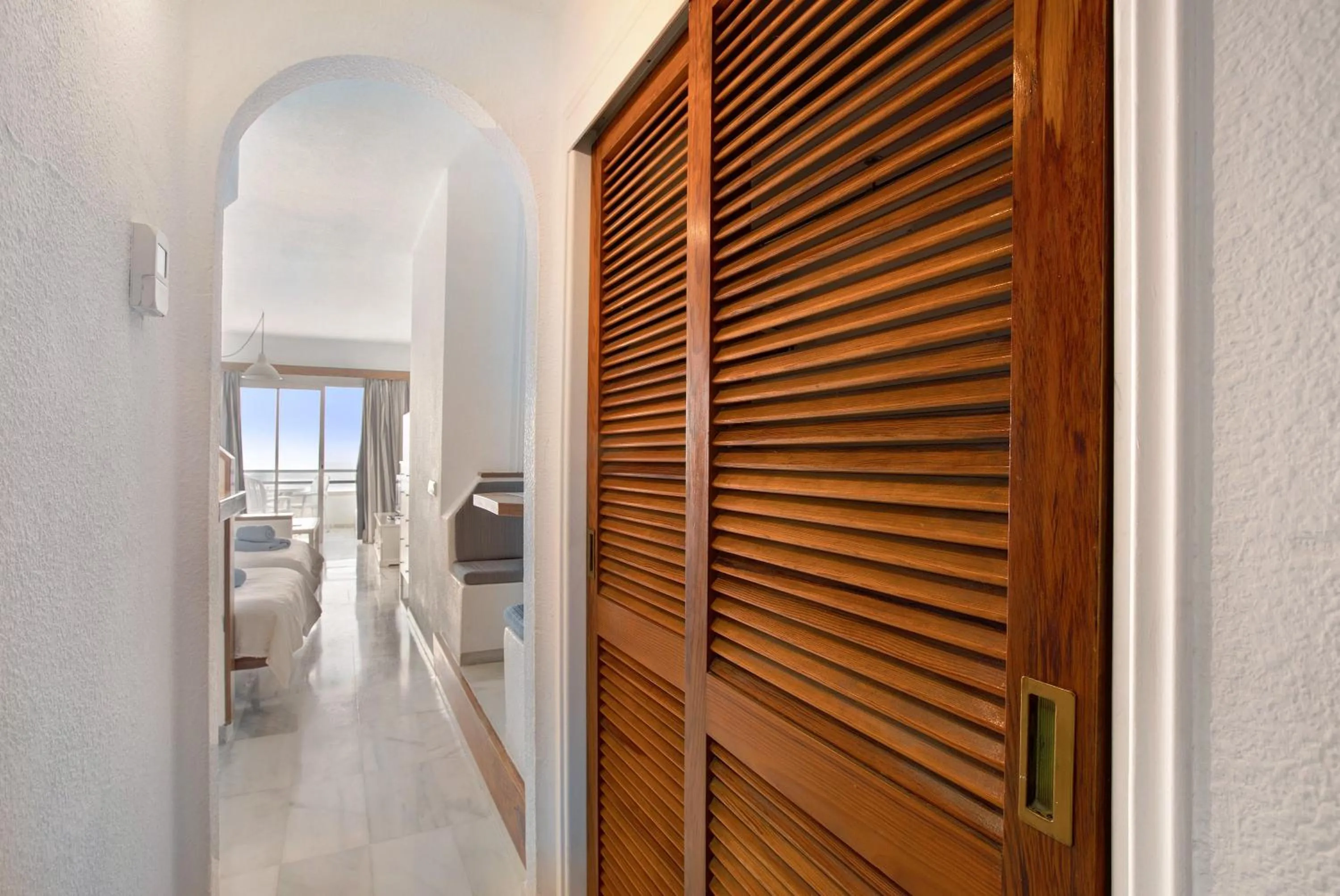 Living room in Club Atlantis 223