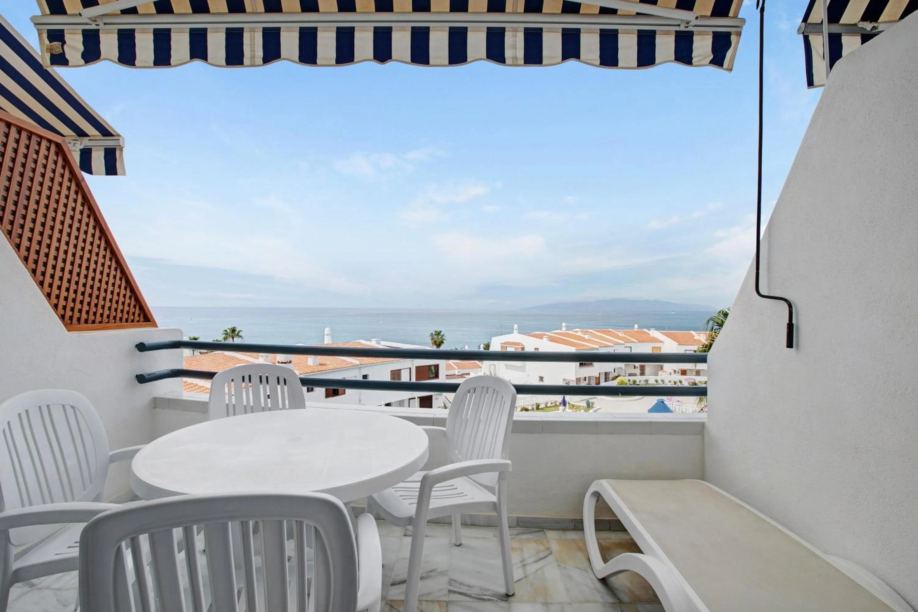 Property building in Club Atlantis 223