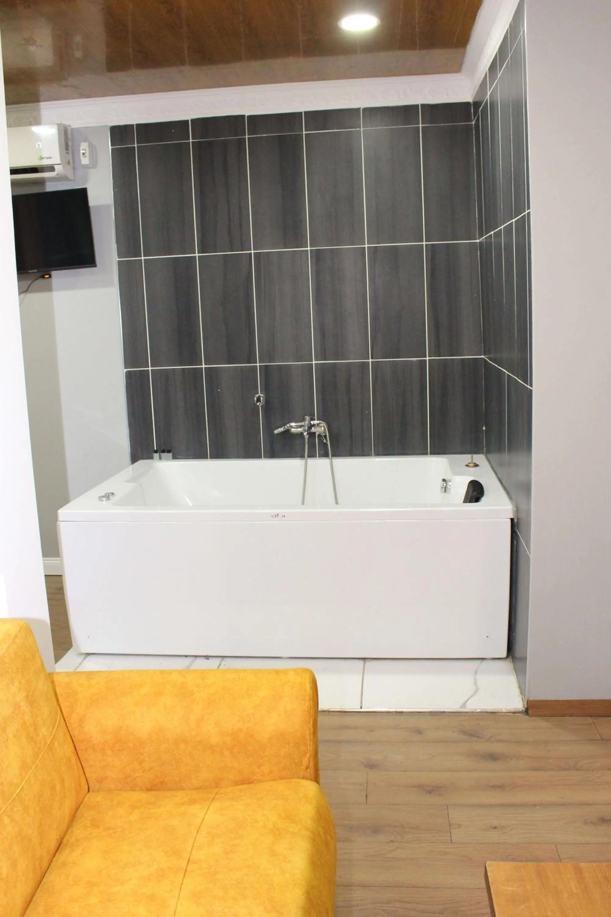 Hot Tub in biglife hotel