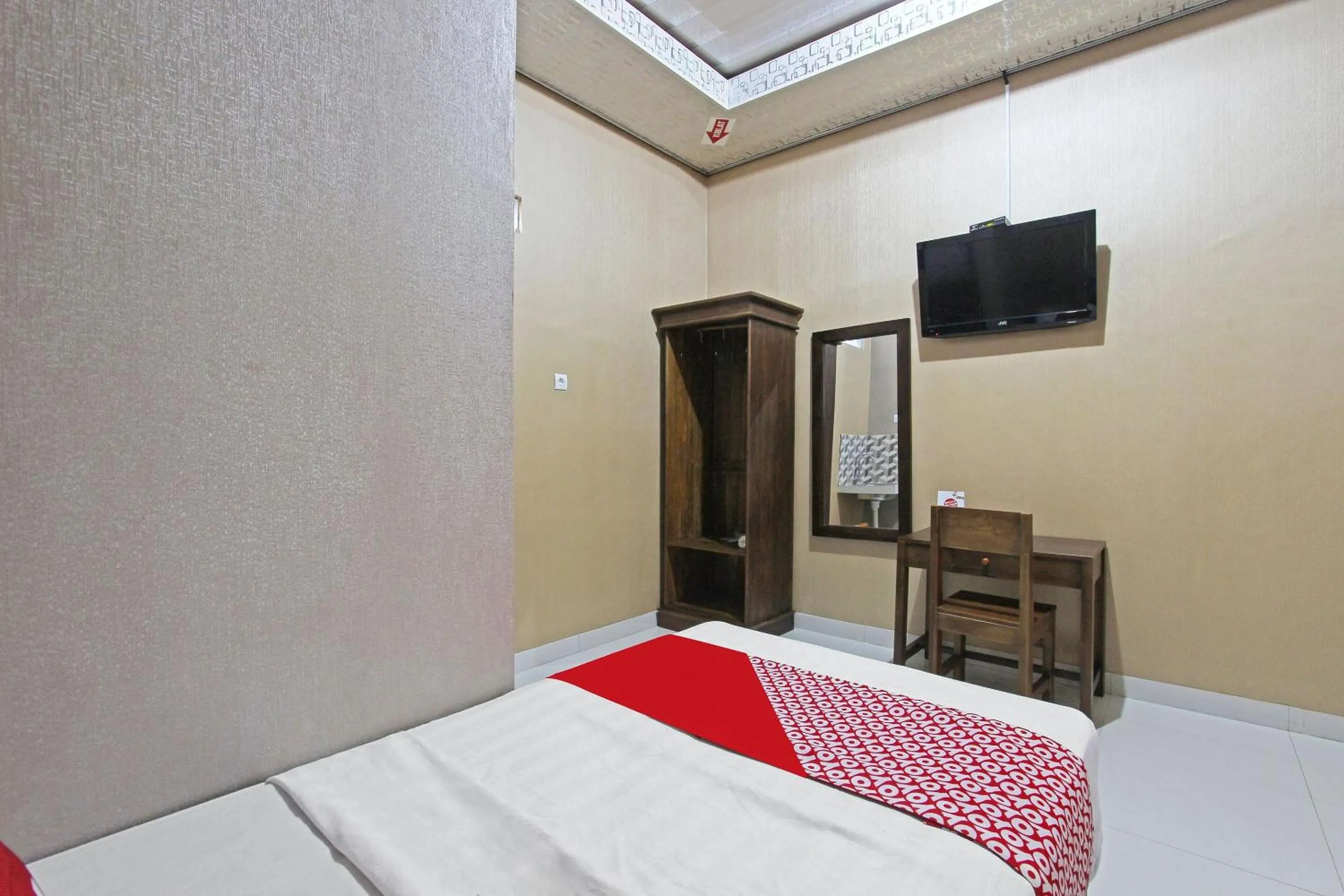 Bedroom in OYO 91842 Tahesa Guesthouse Syariah