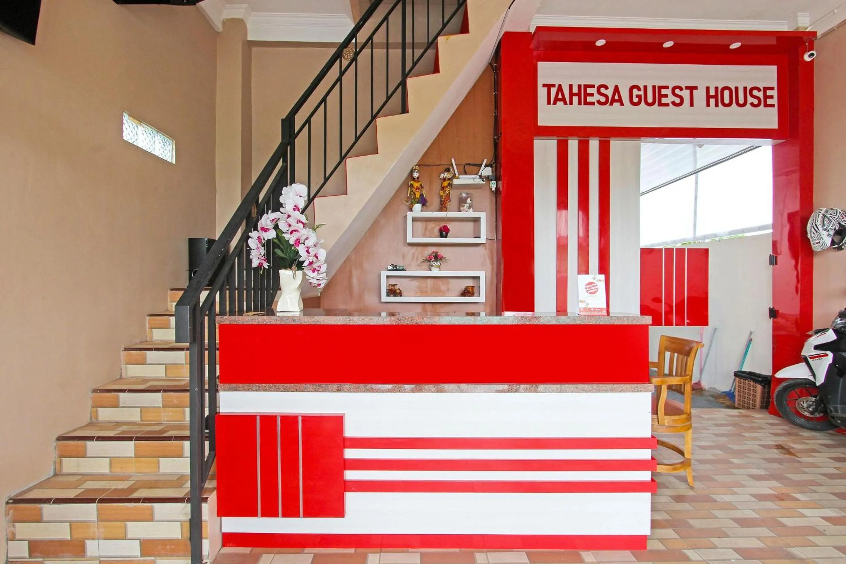 Lobby or reception in OYO 91842 Tahesa Guesthouse Syariah