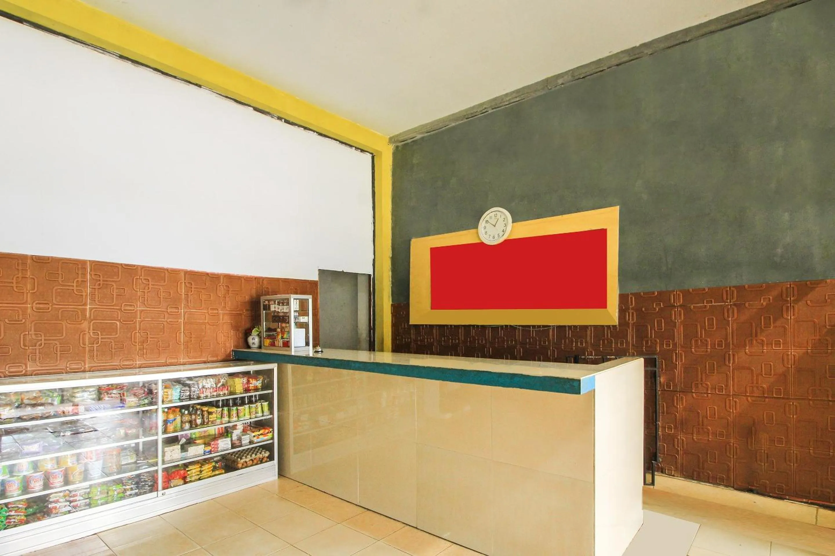 Lobby or reception in OYO 91855 Big Hotel Kendari