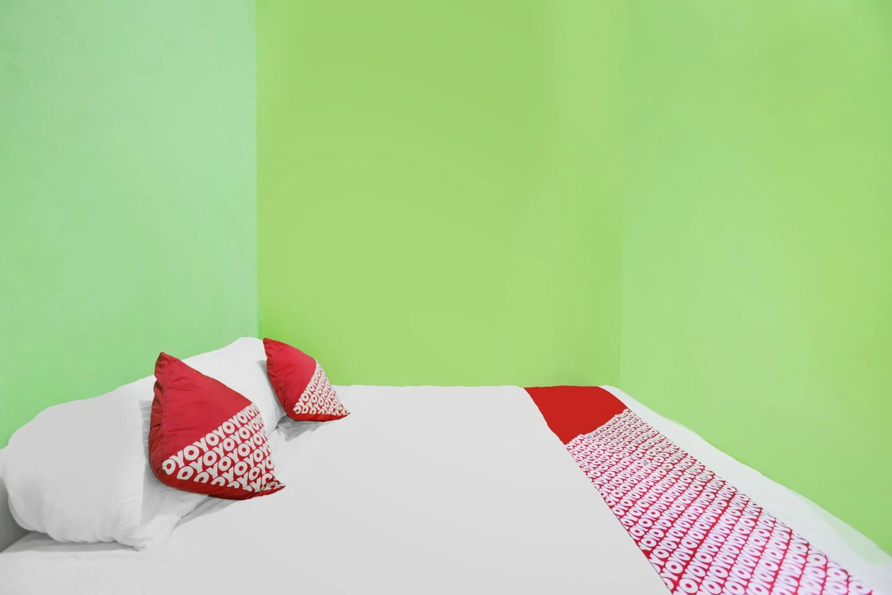 Bedroom, Bed in Hotel O Bilqis Homestay NearThe Hot River, Dog Run