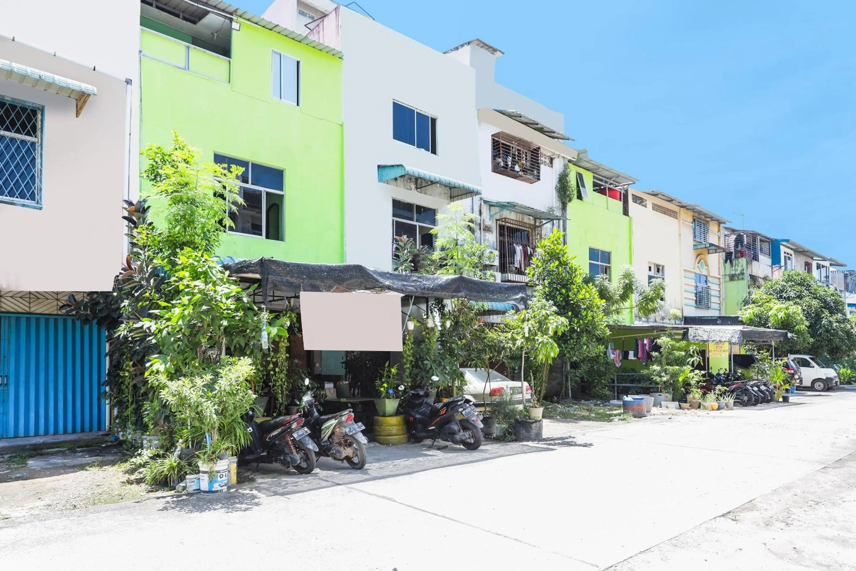 Facade/entrance in Hotel O Bilqis Homestay NearThe Hot River, Dog Run