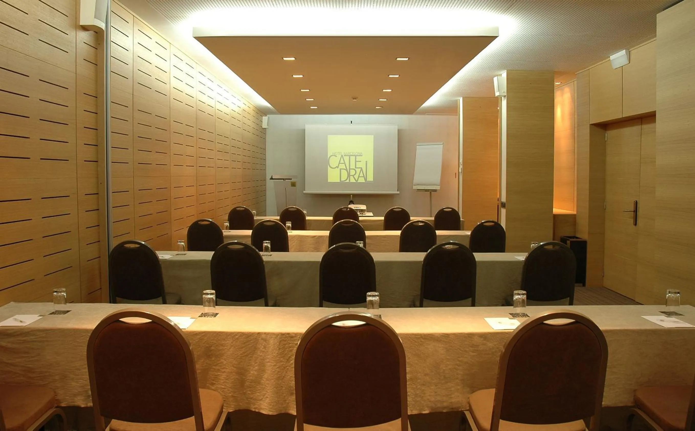 Spring in Hotel Barcelona Catedral 4 Sup