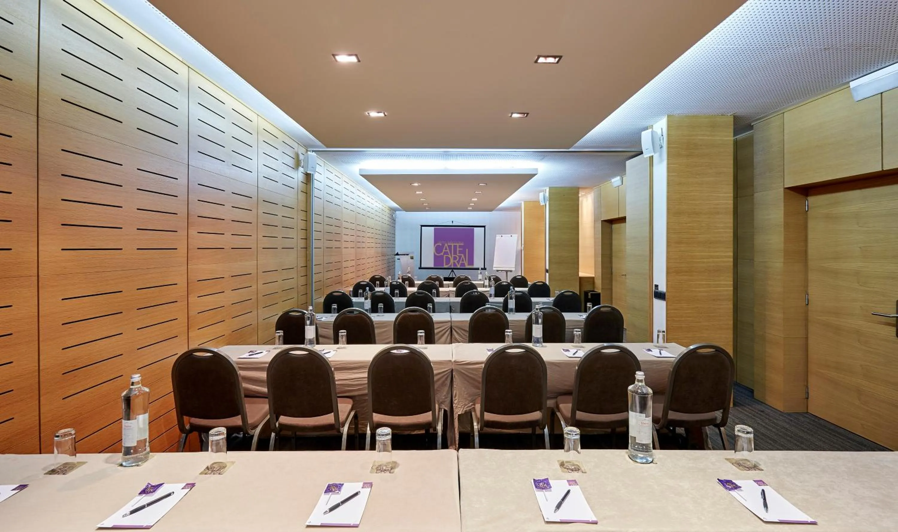 Spring in Hotel Barcelona Catedral 4 Sup