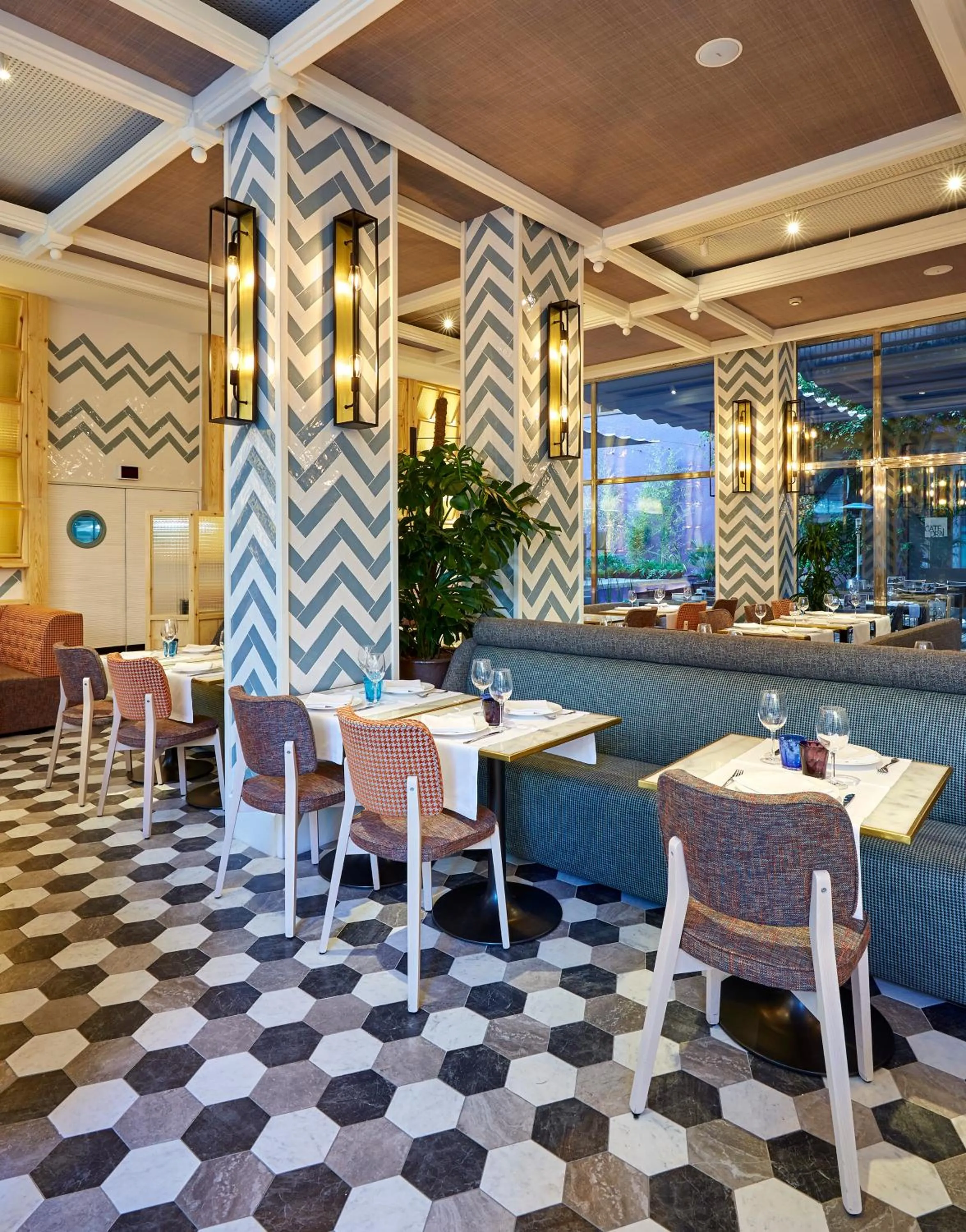 Restaurant/places to eat in Hotel Barcelona Catedral 4 Sup