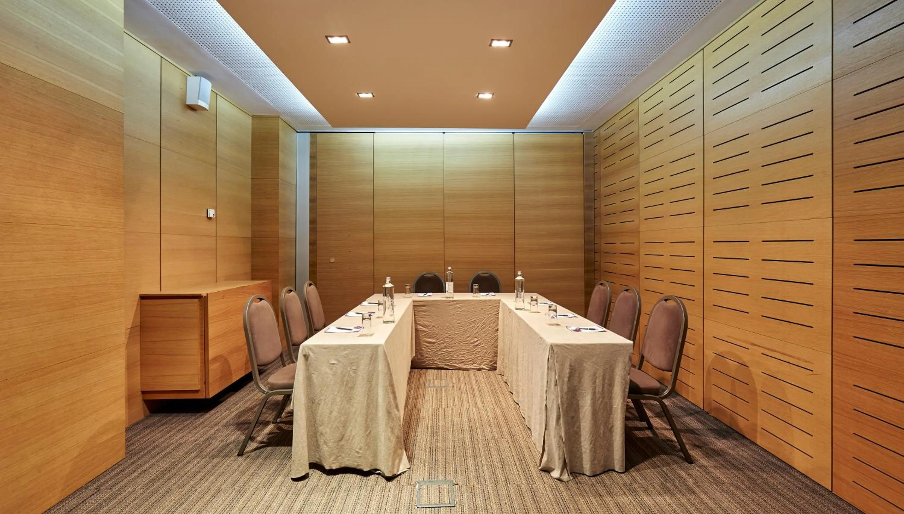 Spring in Hotel Barcelona Catedral 4 Sup