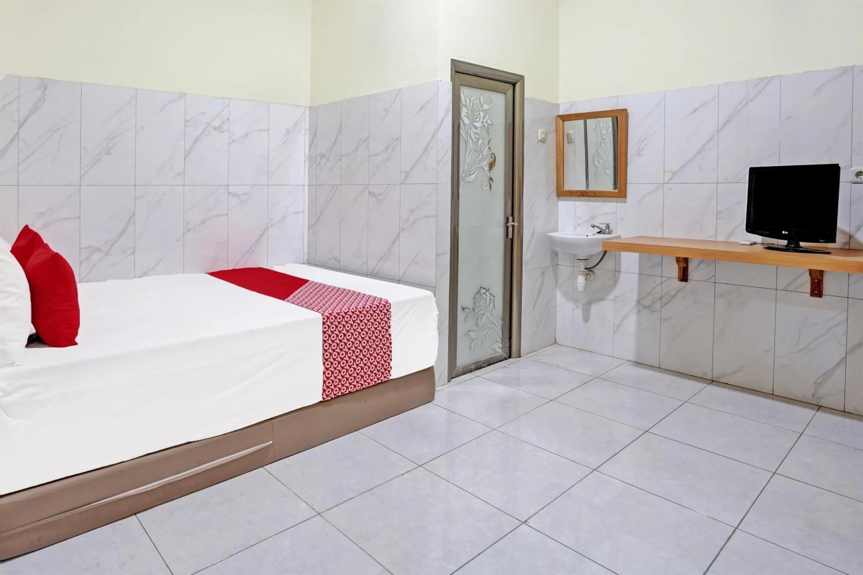Bedroom, Bed in OYO Life 91884 Kost Kusuma Dewi Syariah